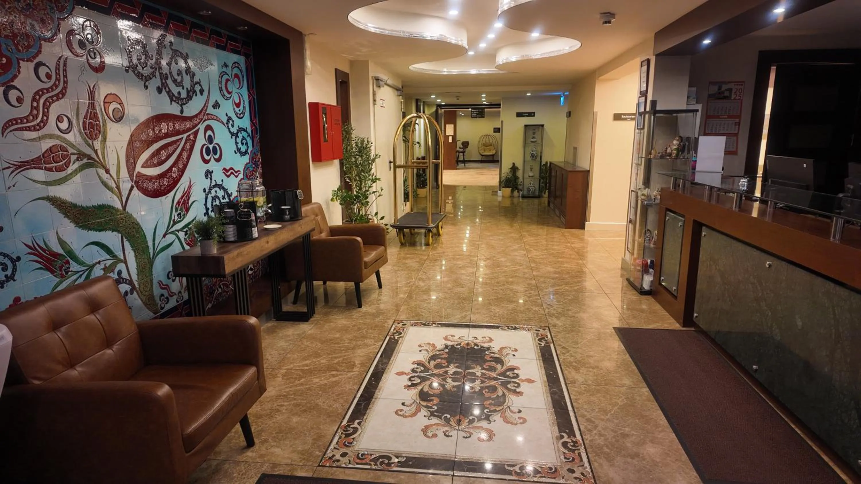 Lobby or reception in Airport Global Hotel