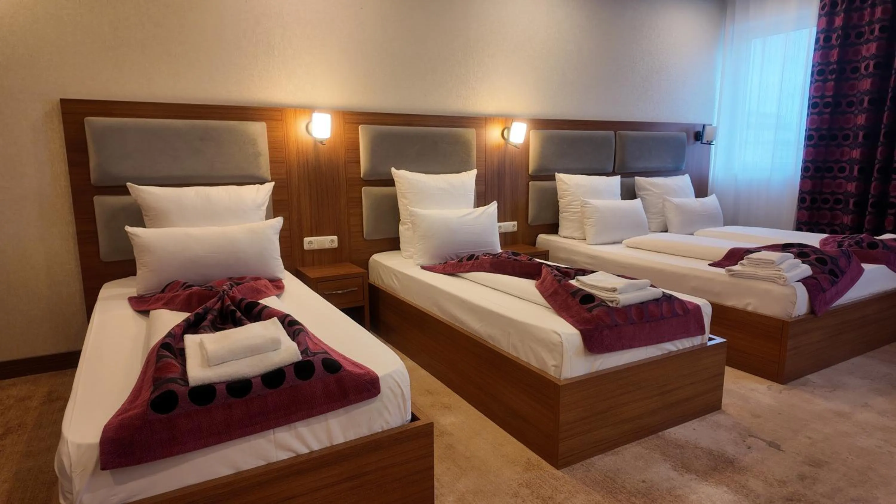 Bedroom, Bed in Airport Global Hotel