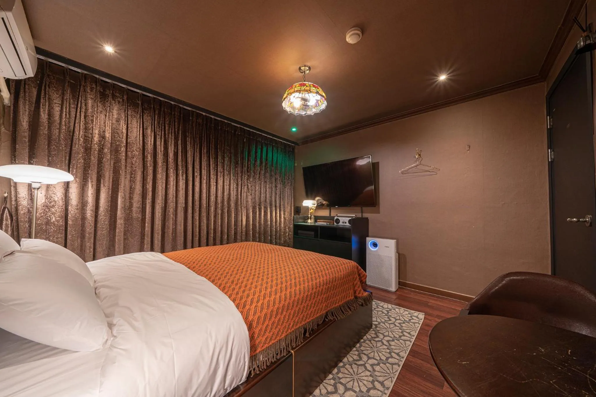 Bed in Shourin Hotel Cheonan by Aank