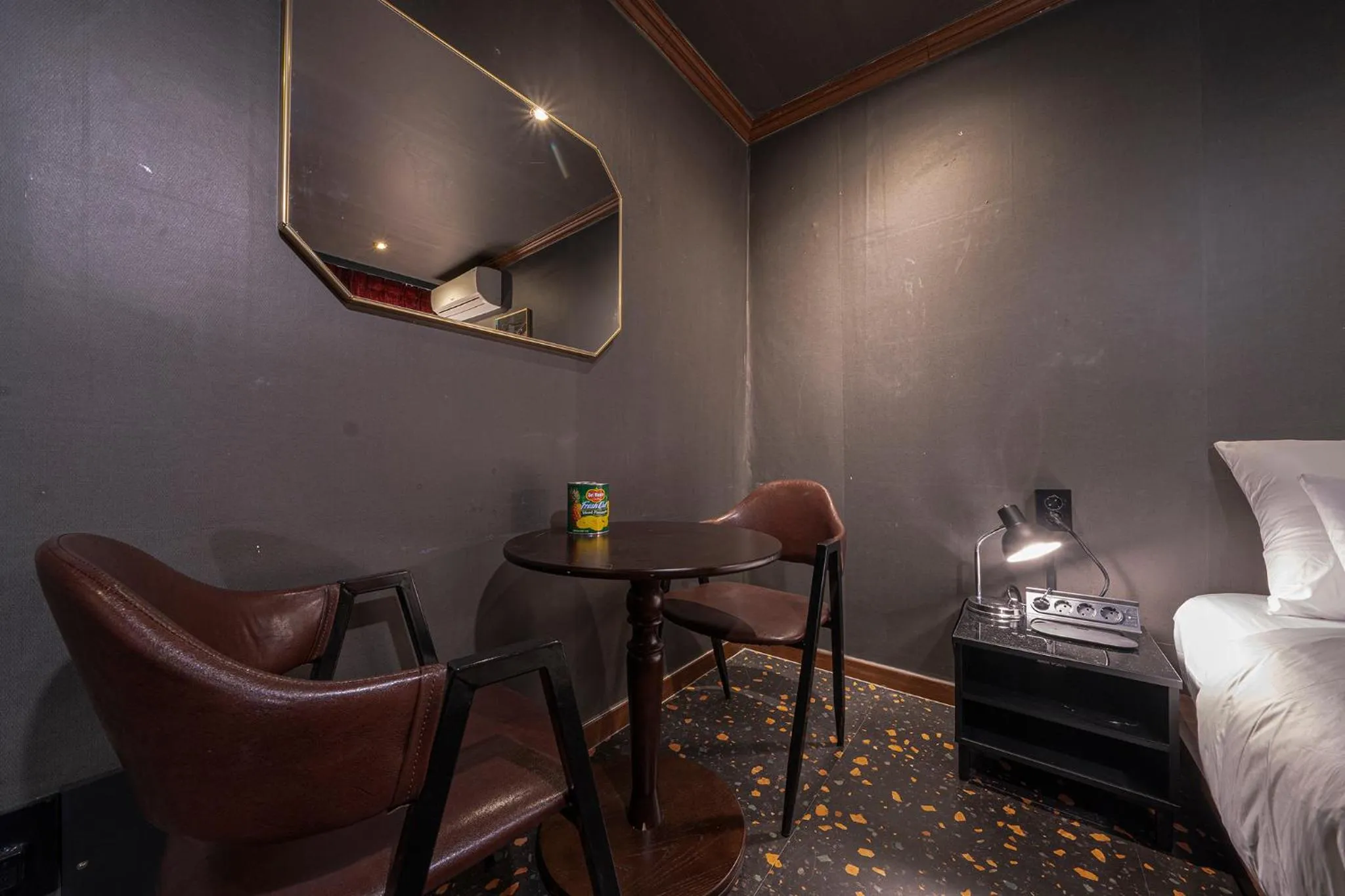 Bed in Shourin Hotel Cheonan by Aank