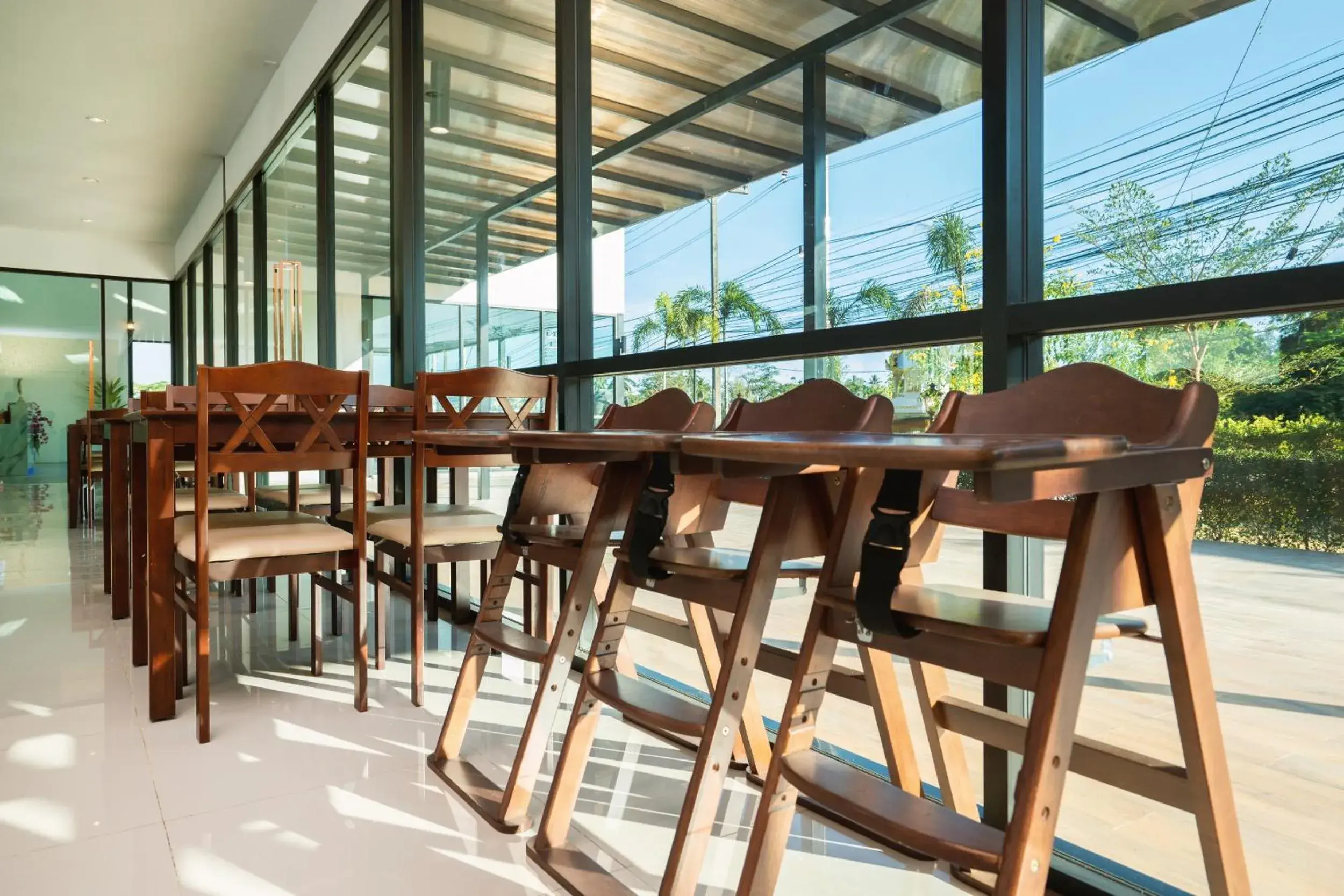 Restaurant/places to eat in Thames Tara Private Pool Villa Rawai Phuket Restaurant/places to eat in Thames Tara Private Pool Villa Rawai Phuket