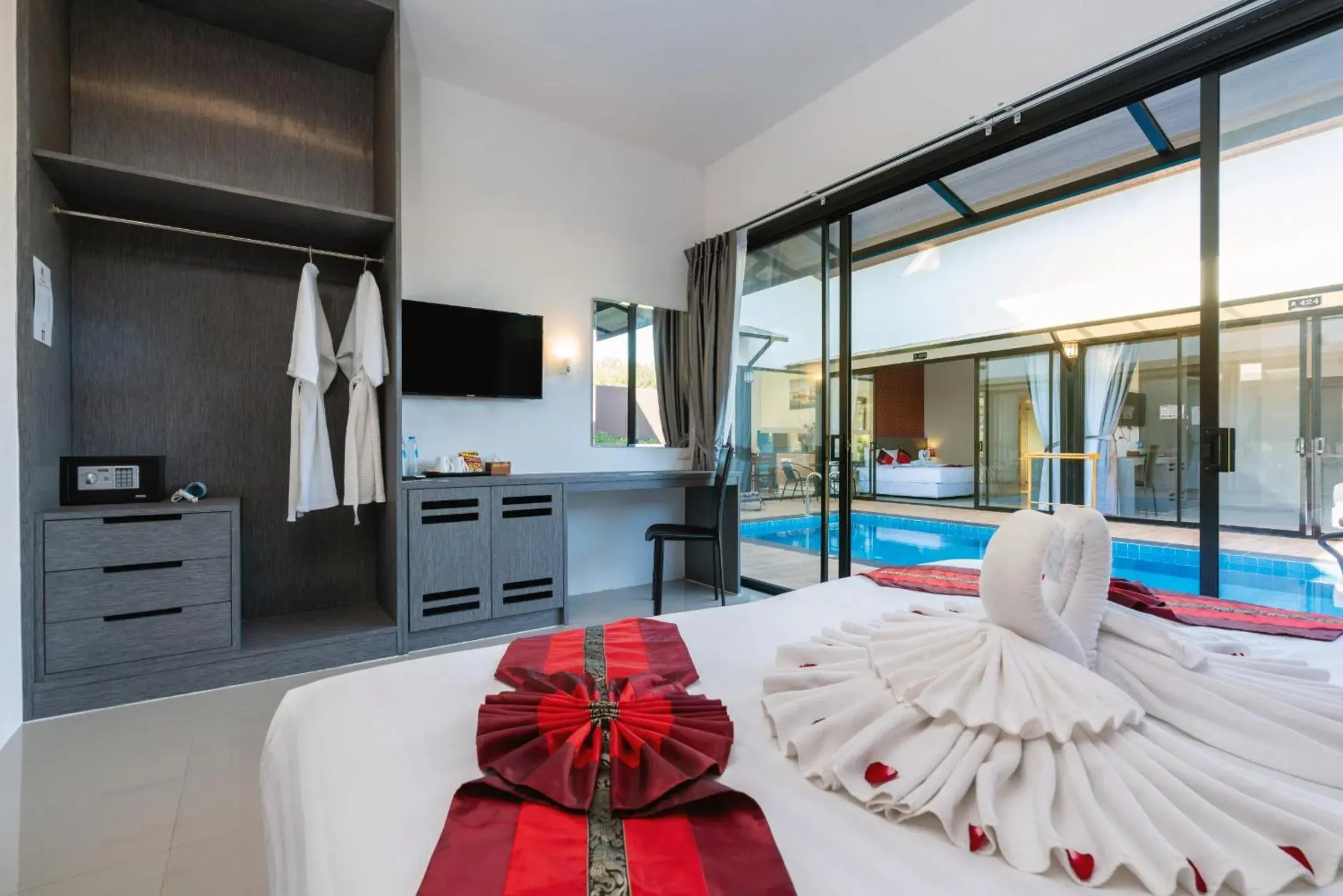 Bed in Thames Tara Private Pool Villa Rawai Phuket Bed in Thames Tara Private Pool Villa Rawai Phuket