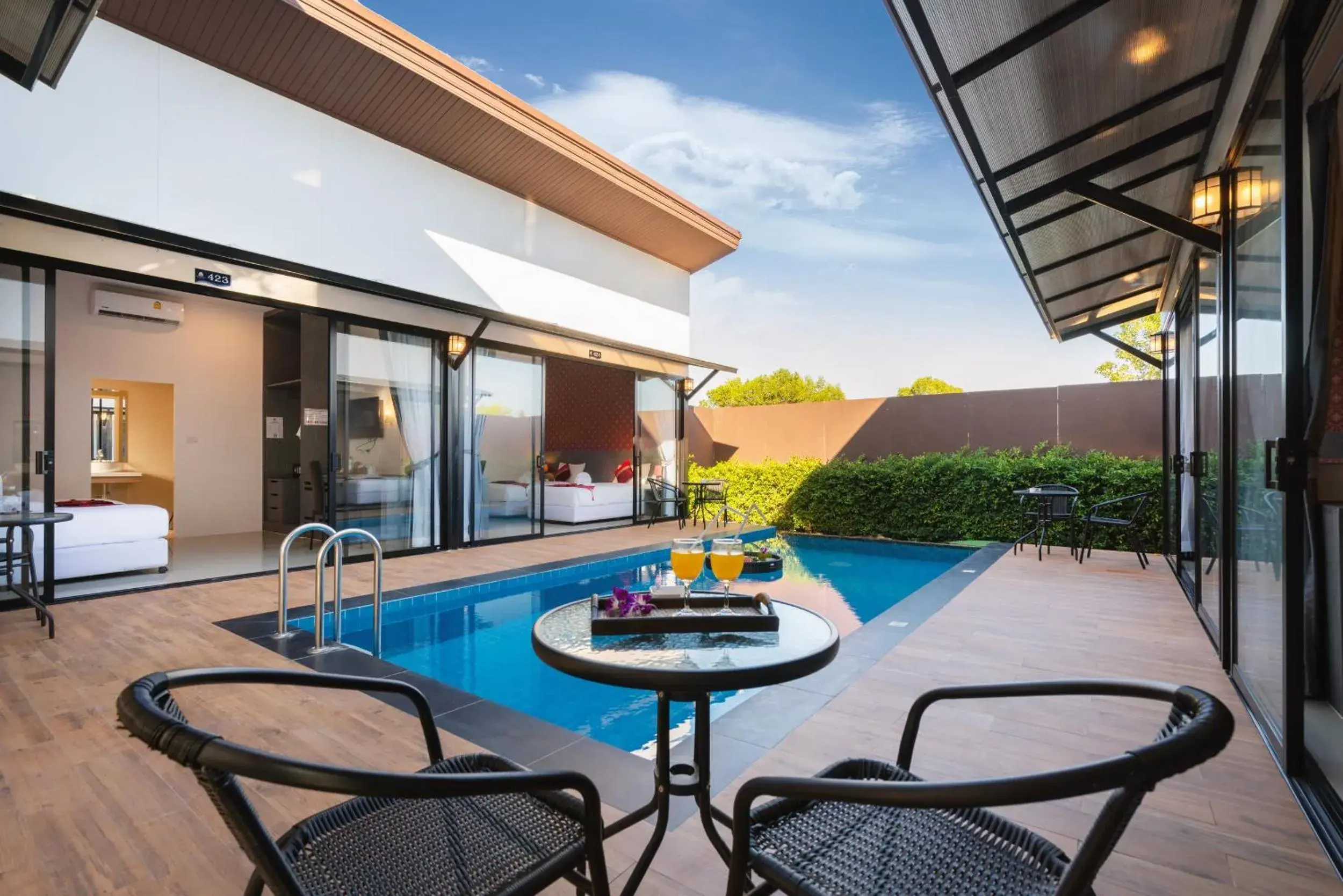 Property building in Thames Tara Private Pool Villa Rawai Phuket Property building in Thames Tara Private Pool Villa Rawai Phuket