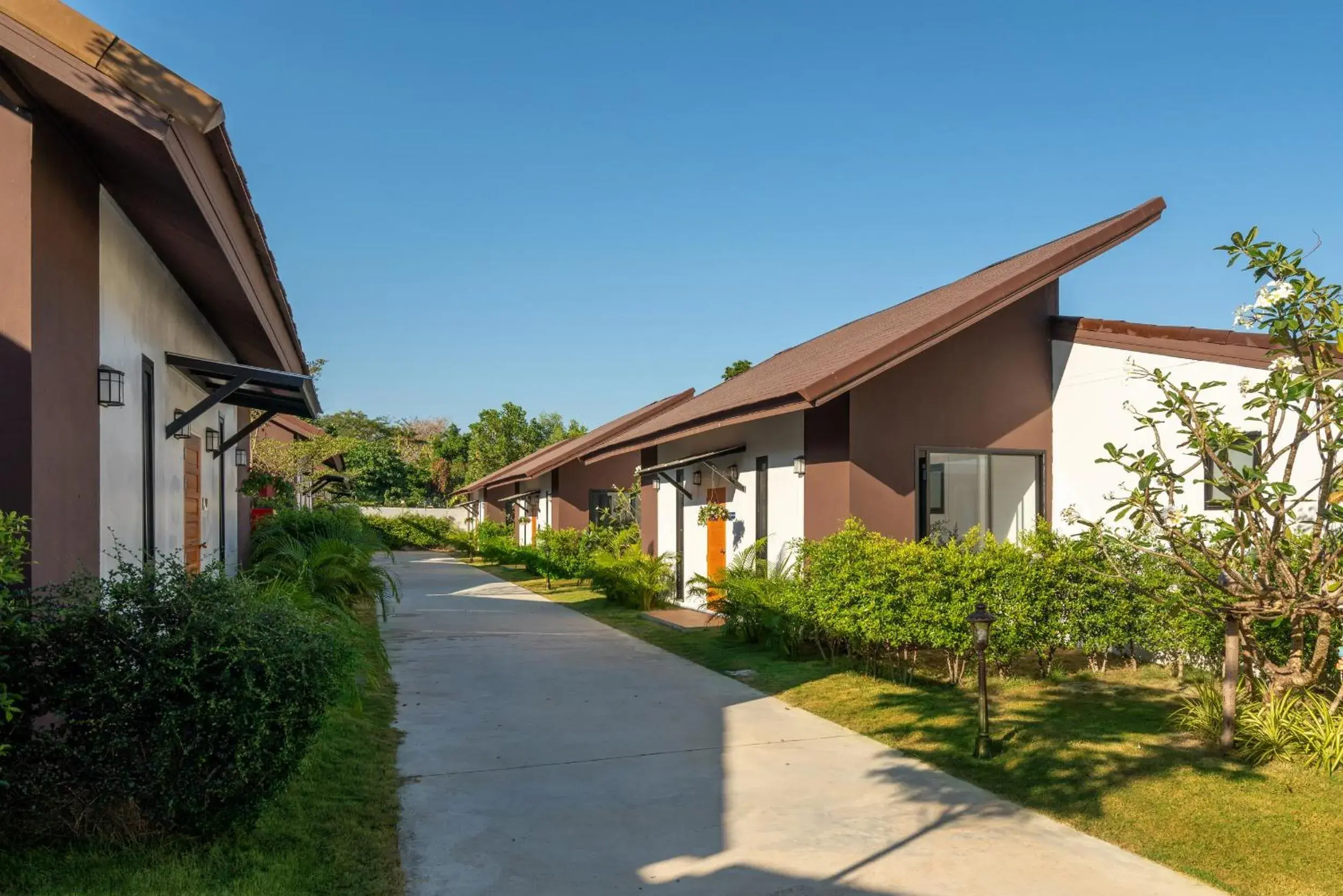 Facade/entrance in Thames Tara Private Pool Villa Rawai Phuket Facade/entrance in Thames Tara Private Pool Villa Rawai Phuket