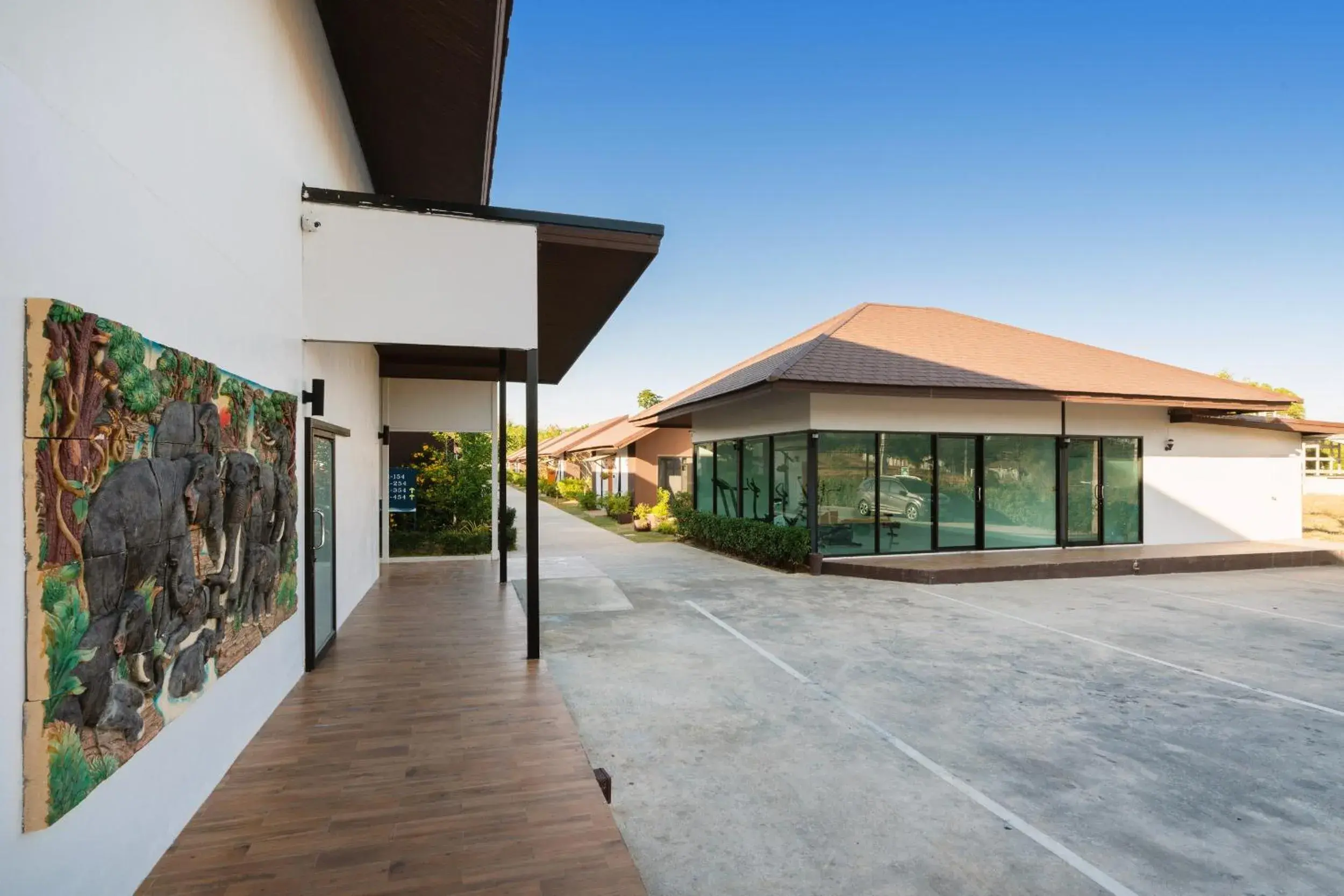 Facade/entrance in Thames Tara Private Pool Villa Rawai Phuket Facade/entrance in Thames Tara Private Pool Villa Rawai Phuket