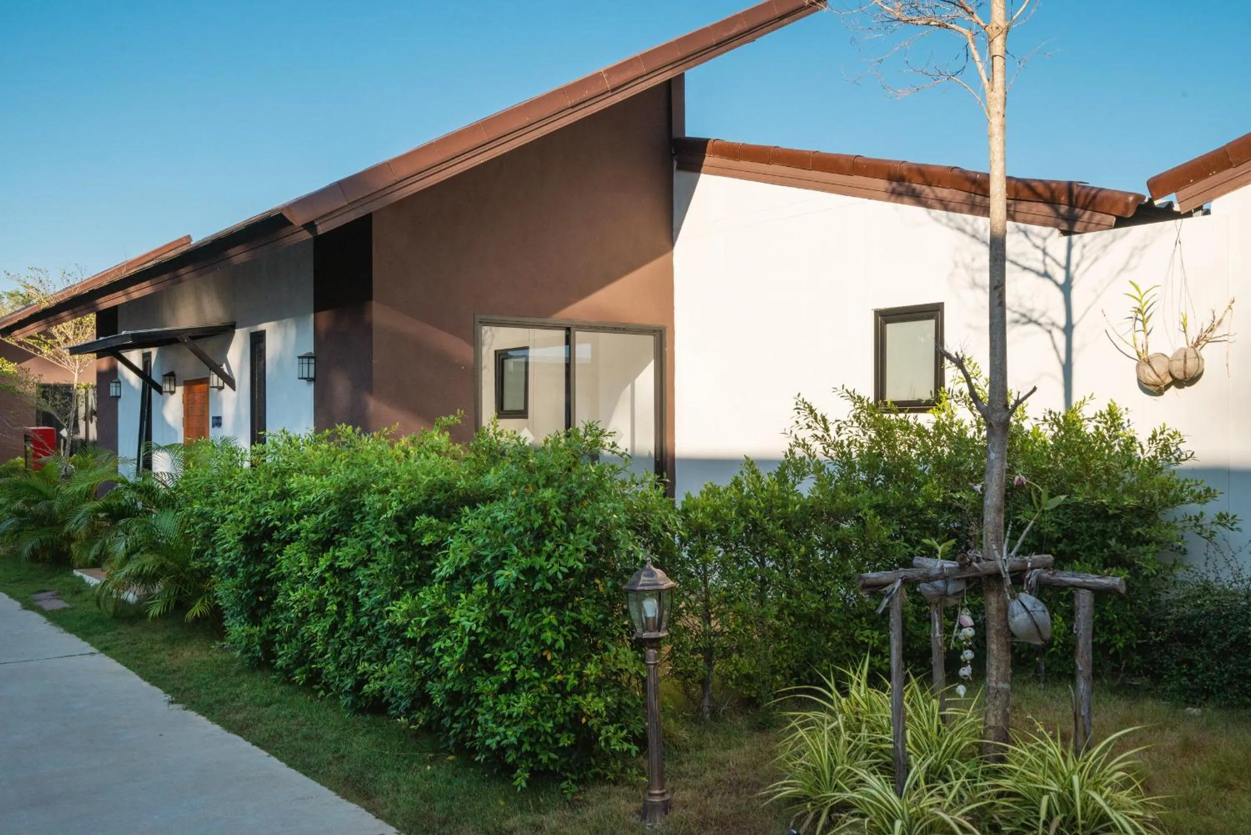 Garden in Thames Tara Private Pool Villa Rawai Phuket