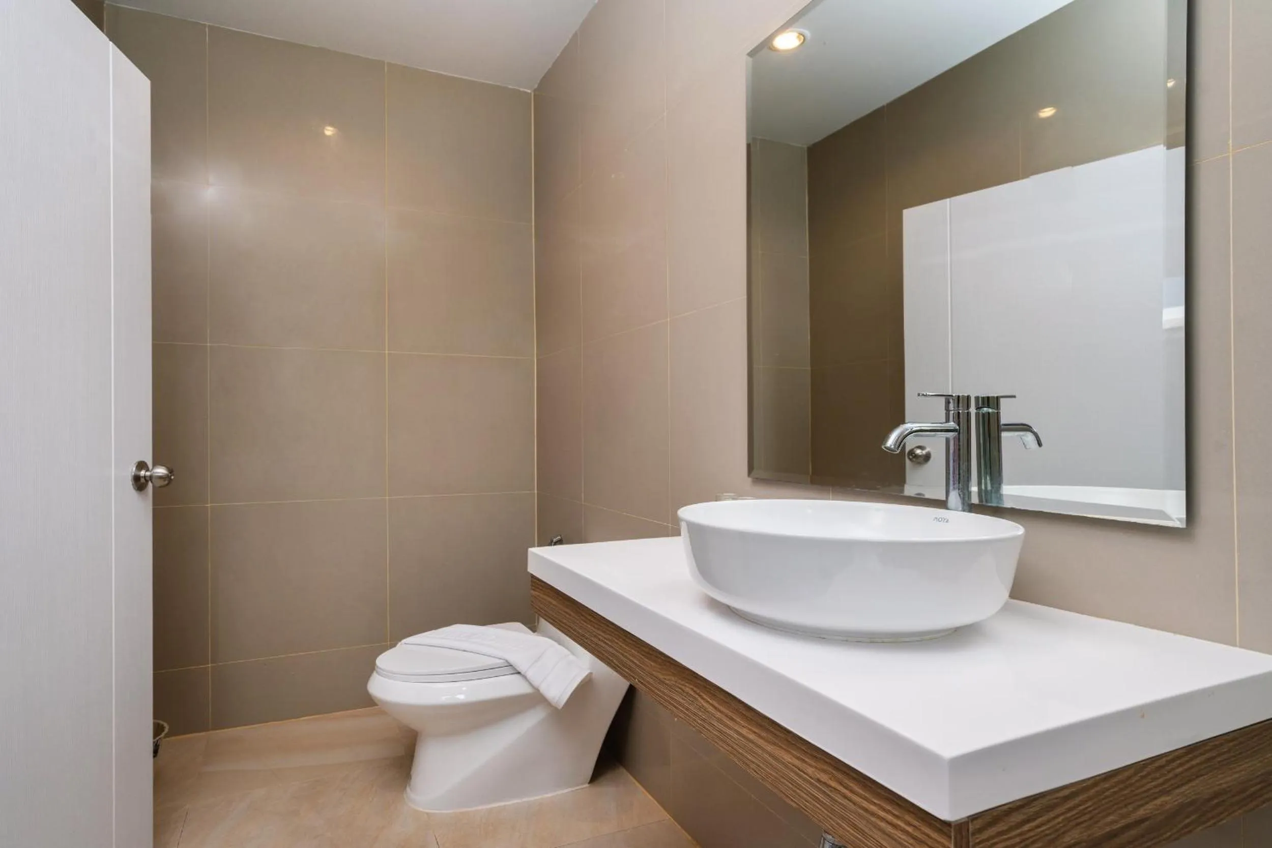 Toilet in Thames Tara Private Pool Villa Rawai Phuket