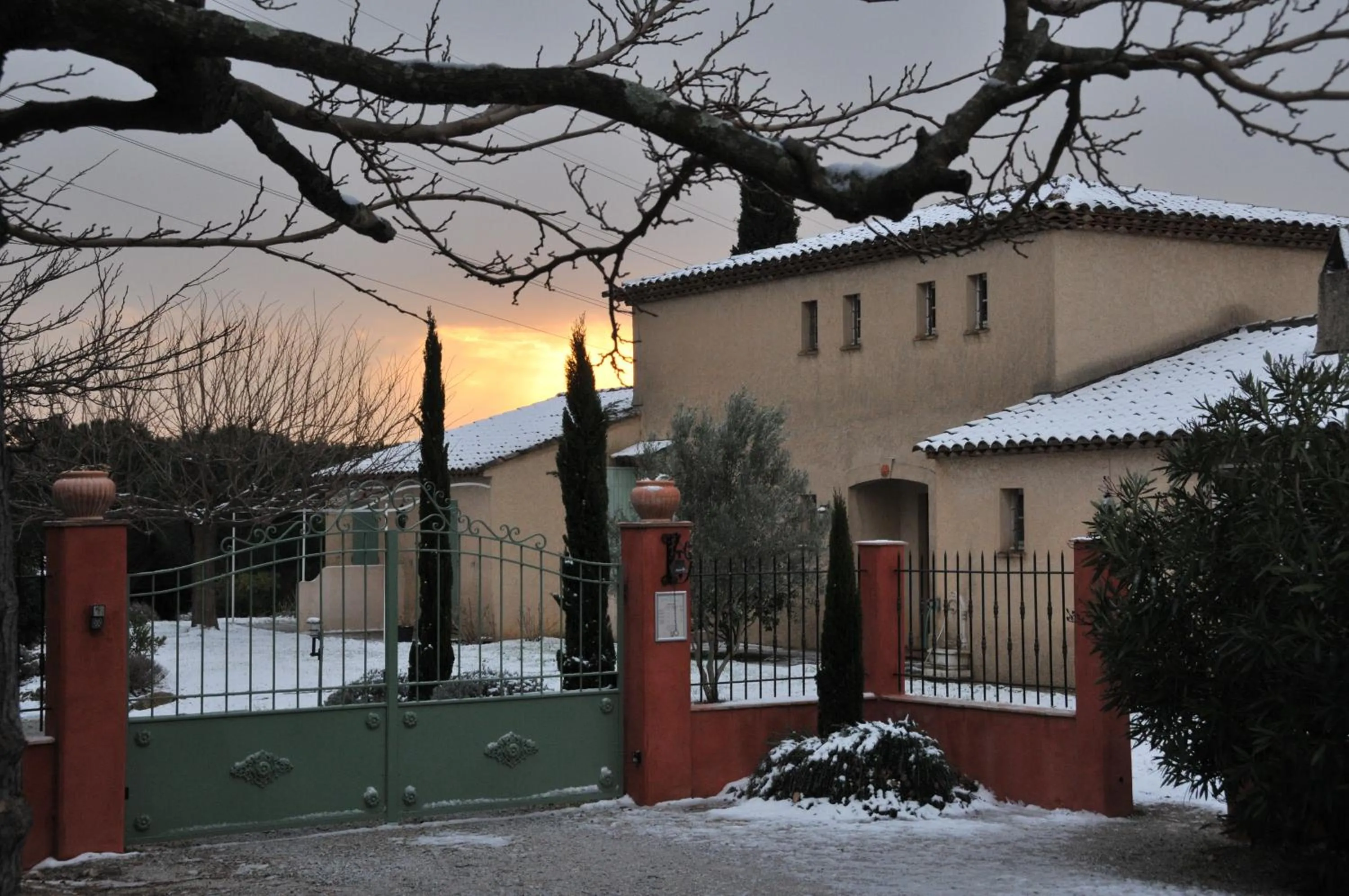 Facade/entrance in Bastide de l'Avelan
