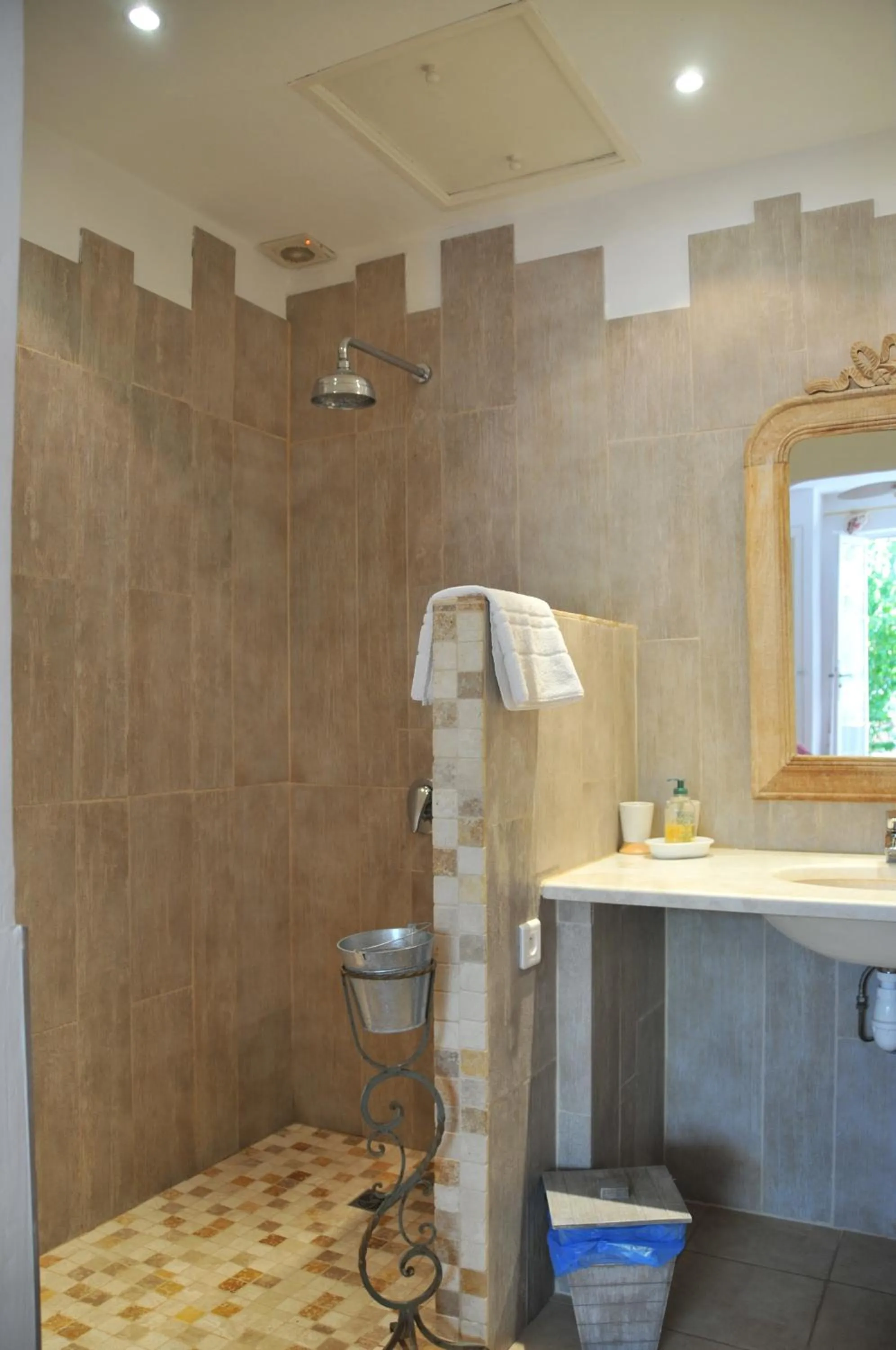 Bathroom in Bastide de l'Avelan