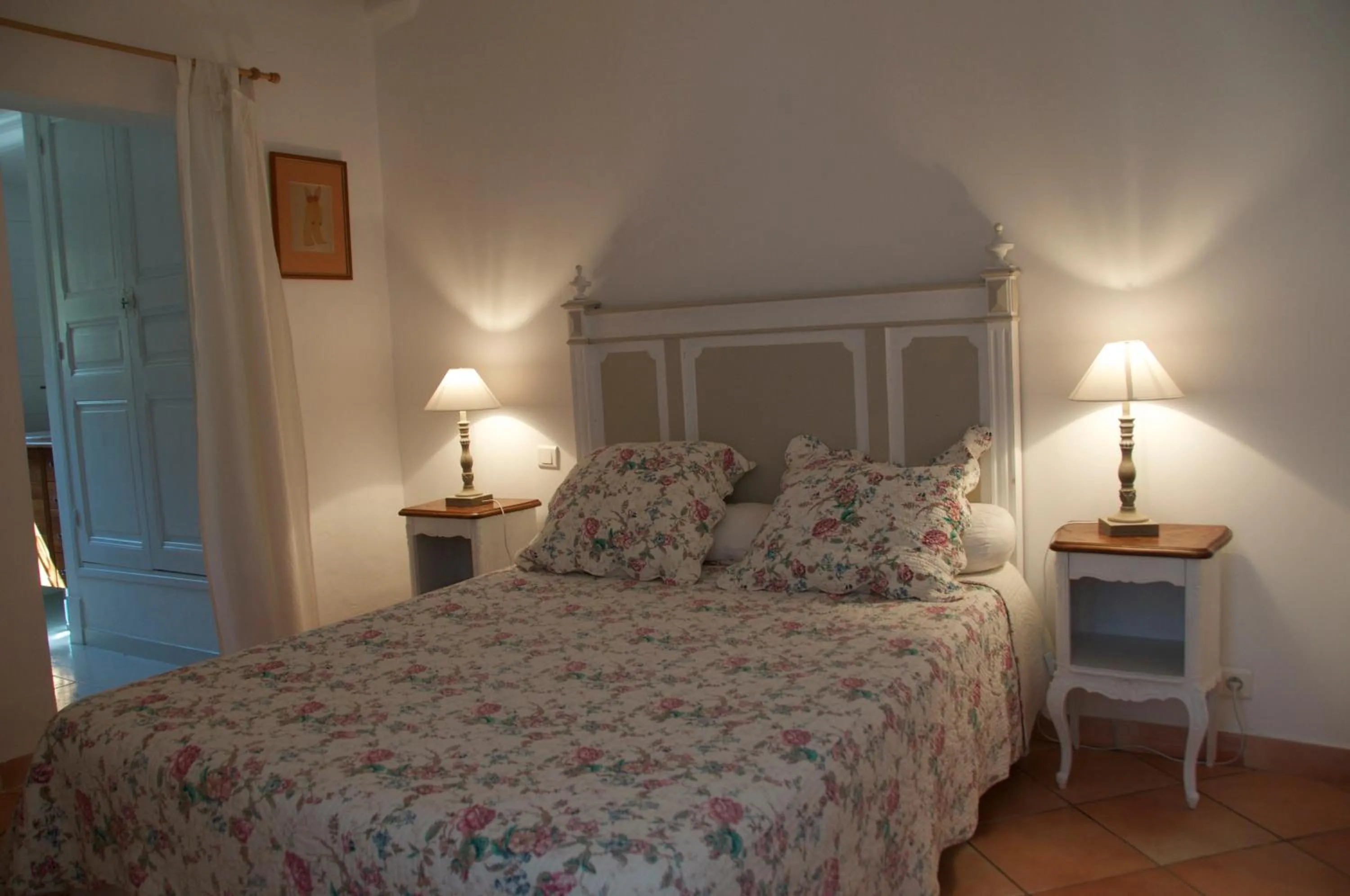 Bathroom, Bed in Bastide de l'Avelan