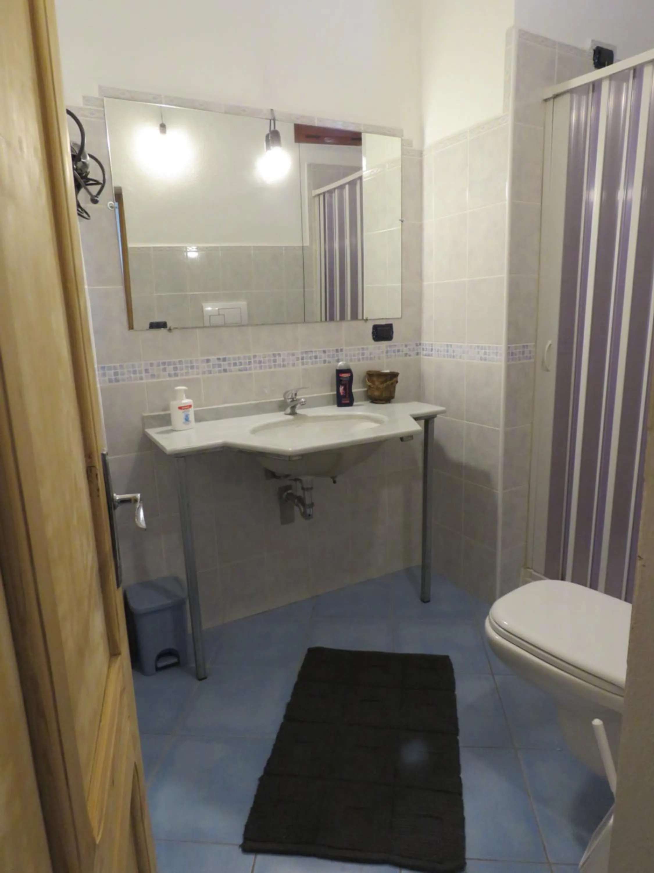 Bathroom in Orgosolo B&B Sardegna