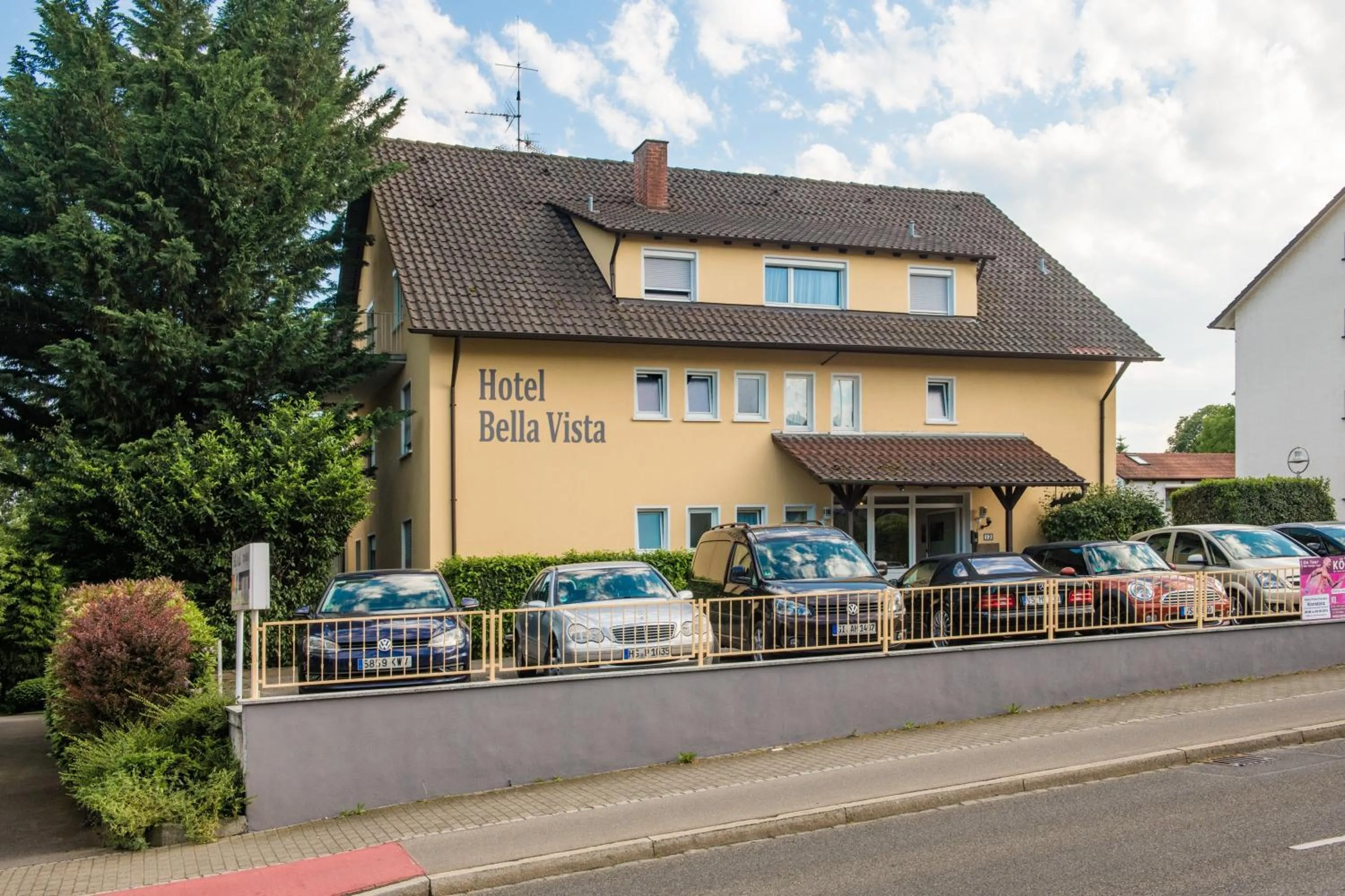Facade/entrance in Hotel Bella Vista