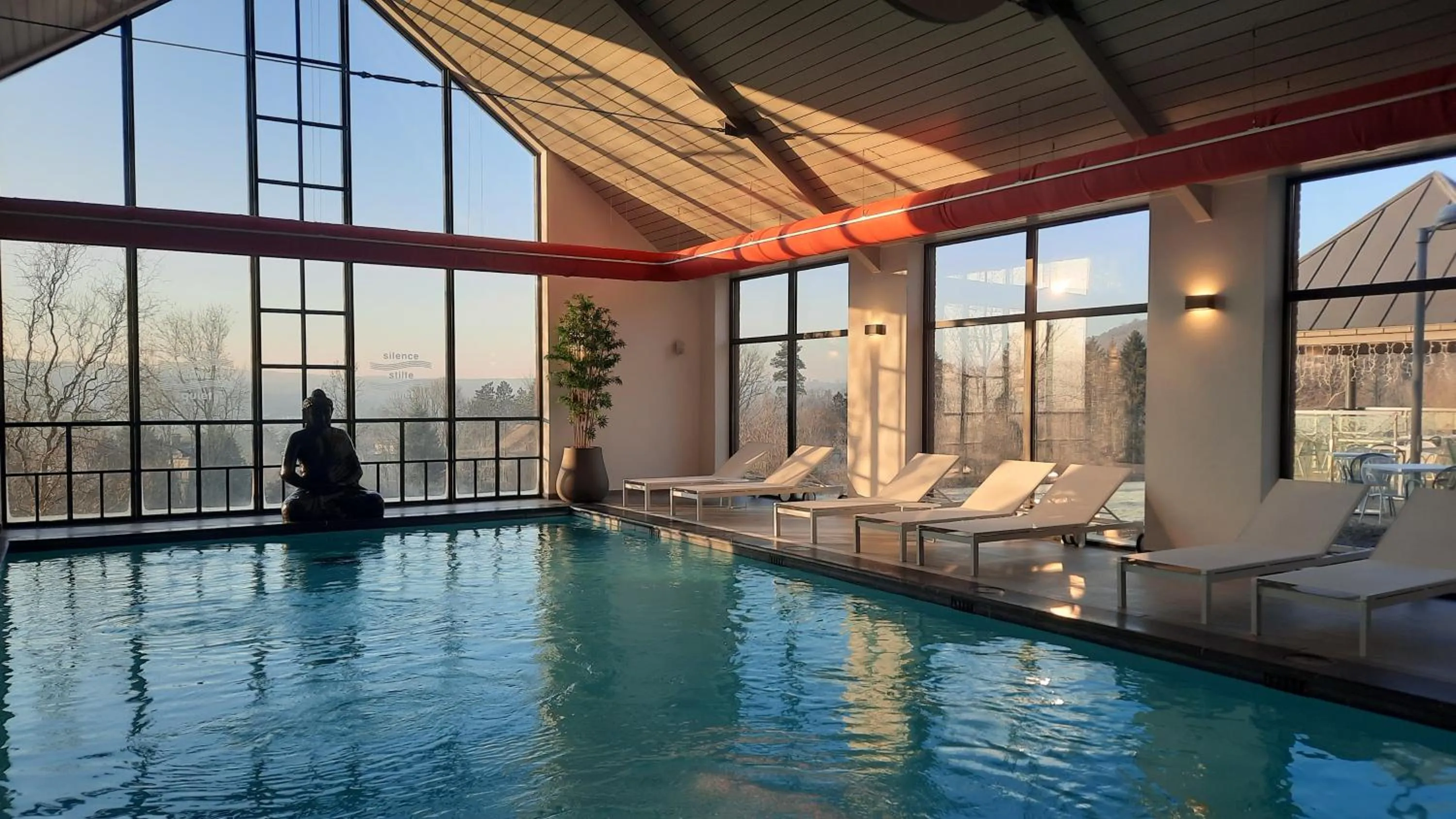 Swimming pool in Azur en Ardenne