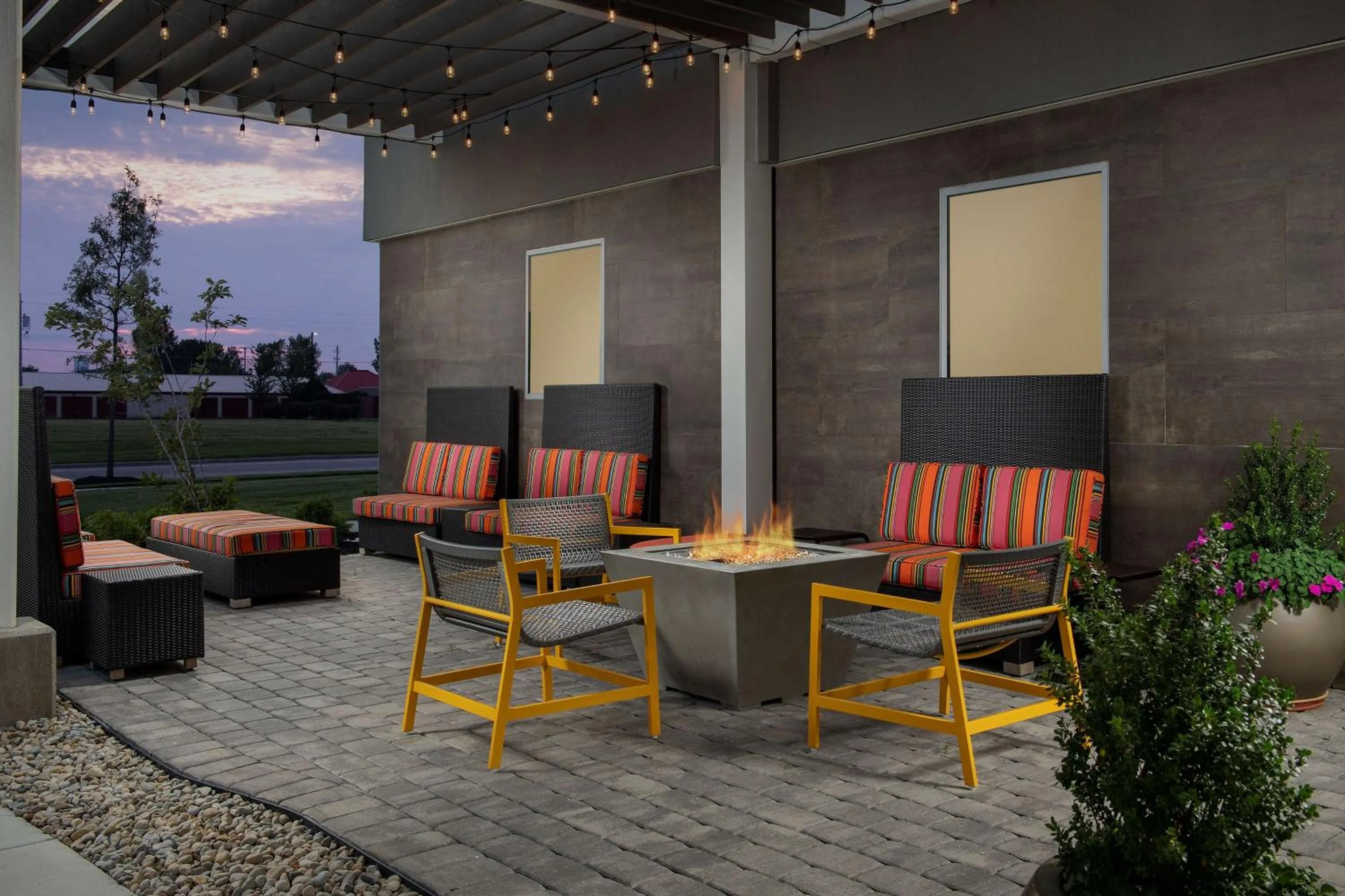 Patio in Home2 Suites By Hilton Marysville