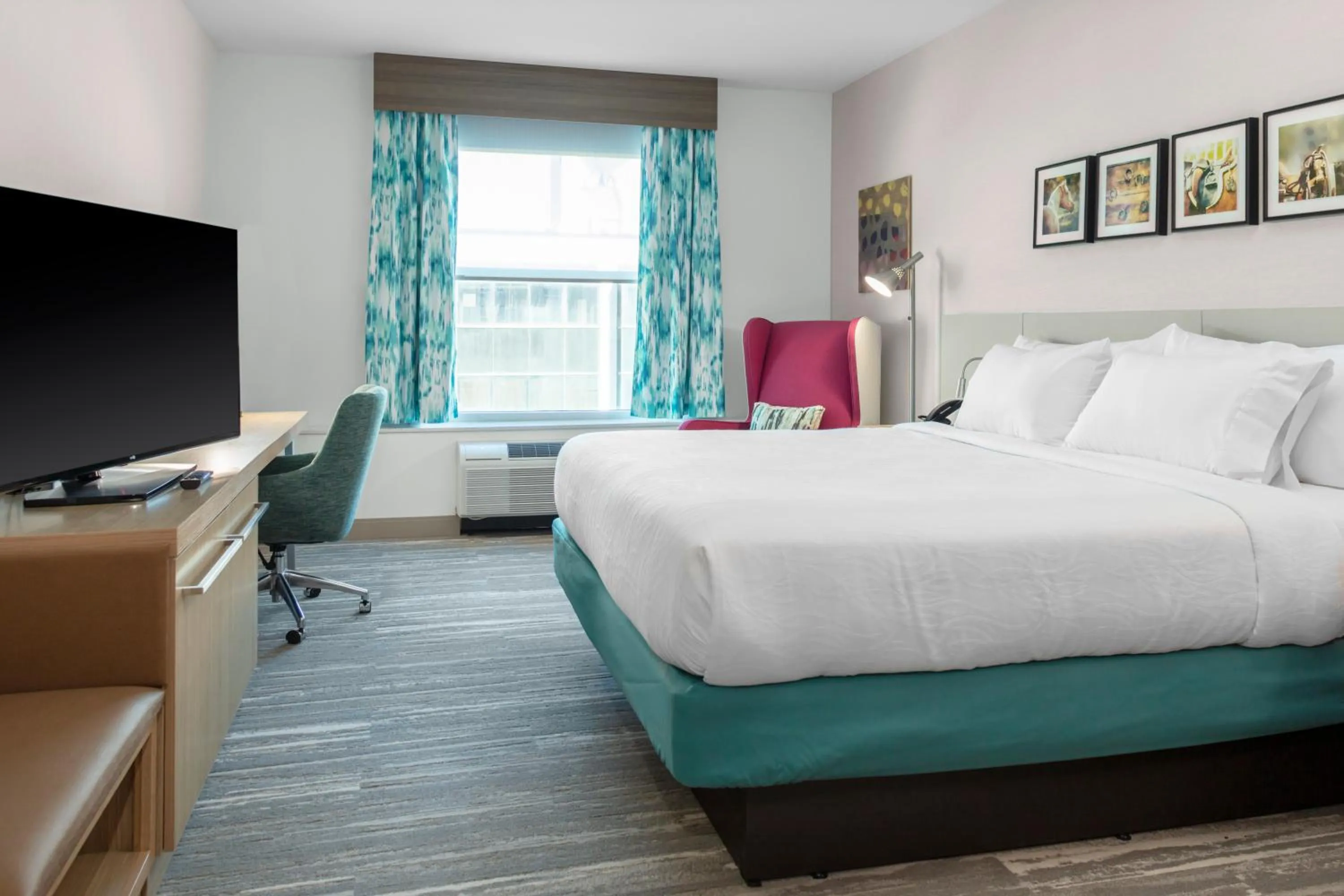 Photo of the whole room, Bed in Hilton Garden Inn Ocala Downtown, Fl