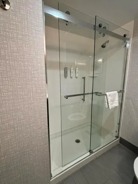 Shower in Hampton Inn & Suites Deptford, Nj