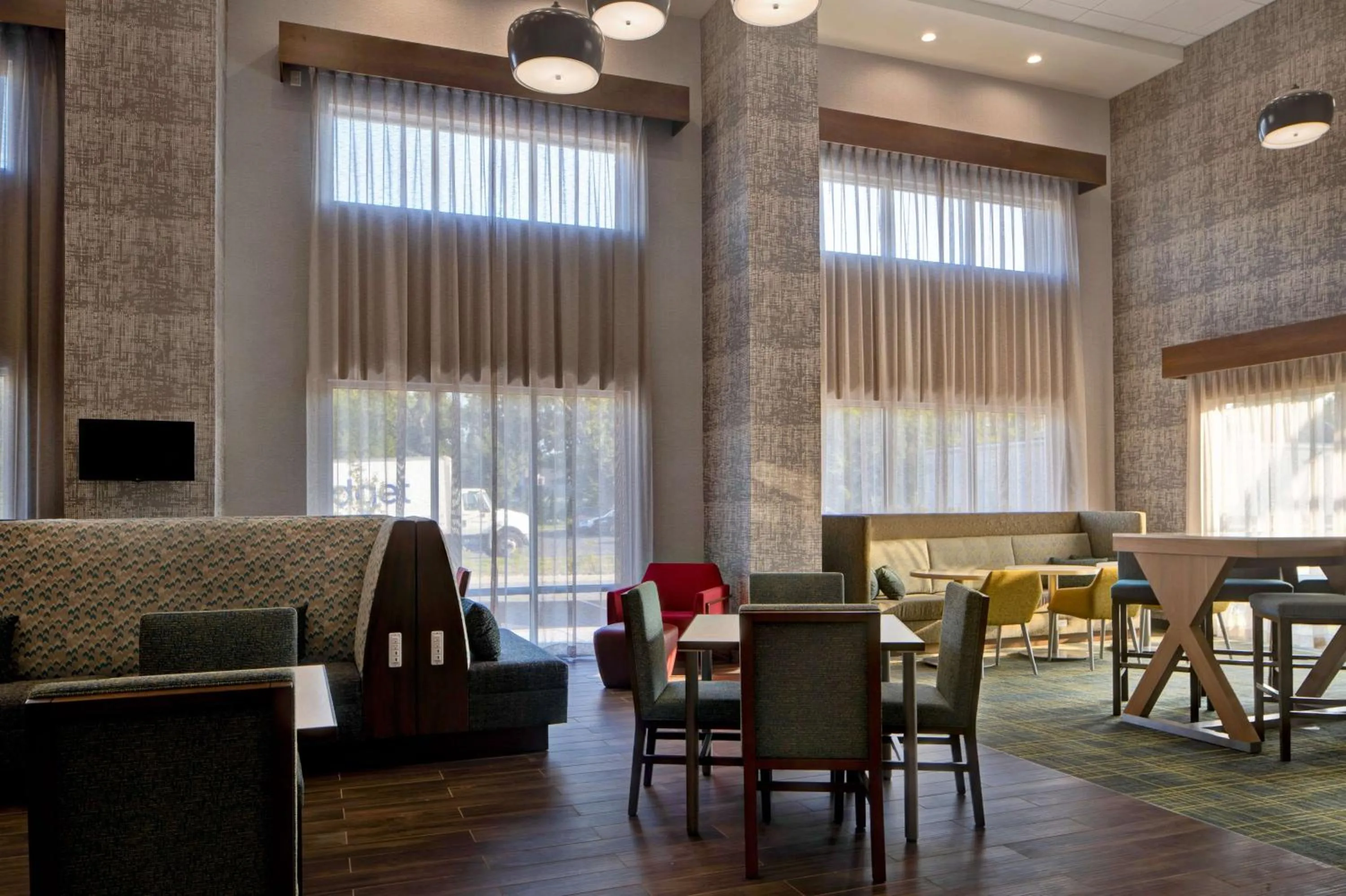 Breakfast in Hampton Inn & Suites Deptford, Nj