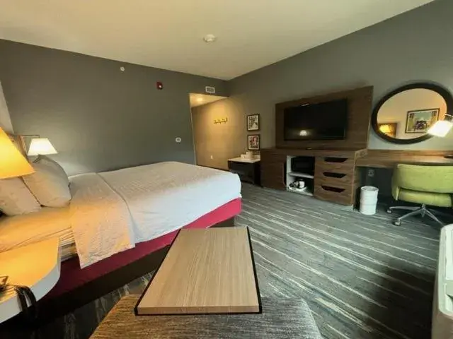 Property building, Bed in Hampton Inn & Suites Deptford, Nj Property building, Bed in Hampton Inn & Suites Deptford, Nj