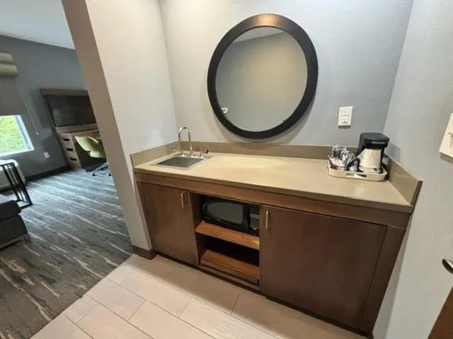 Property building in Hampton Inn & Suites Deptford, Nj