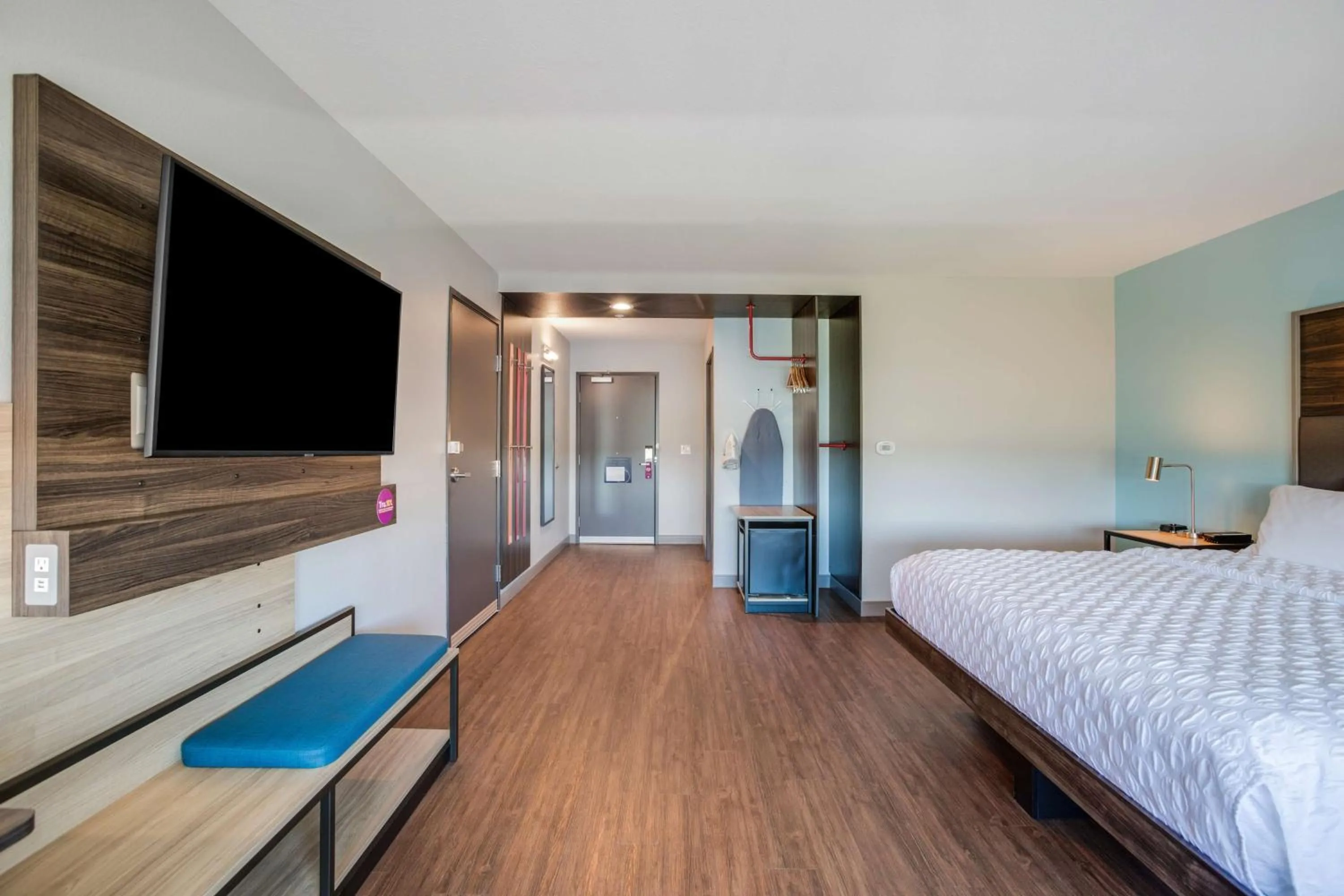 Bed in Tru By Hilton Saint Joseph