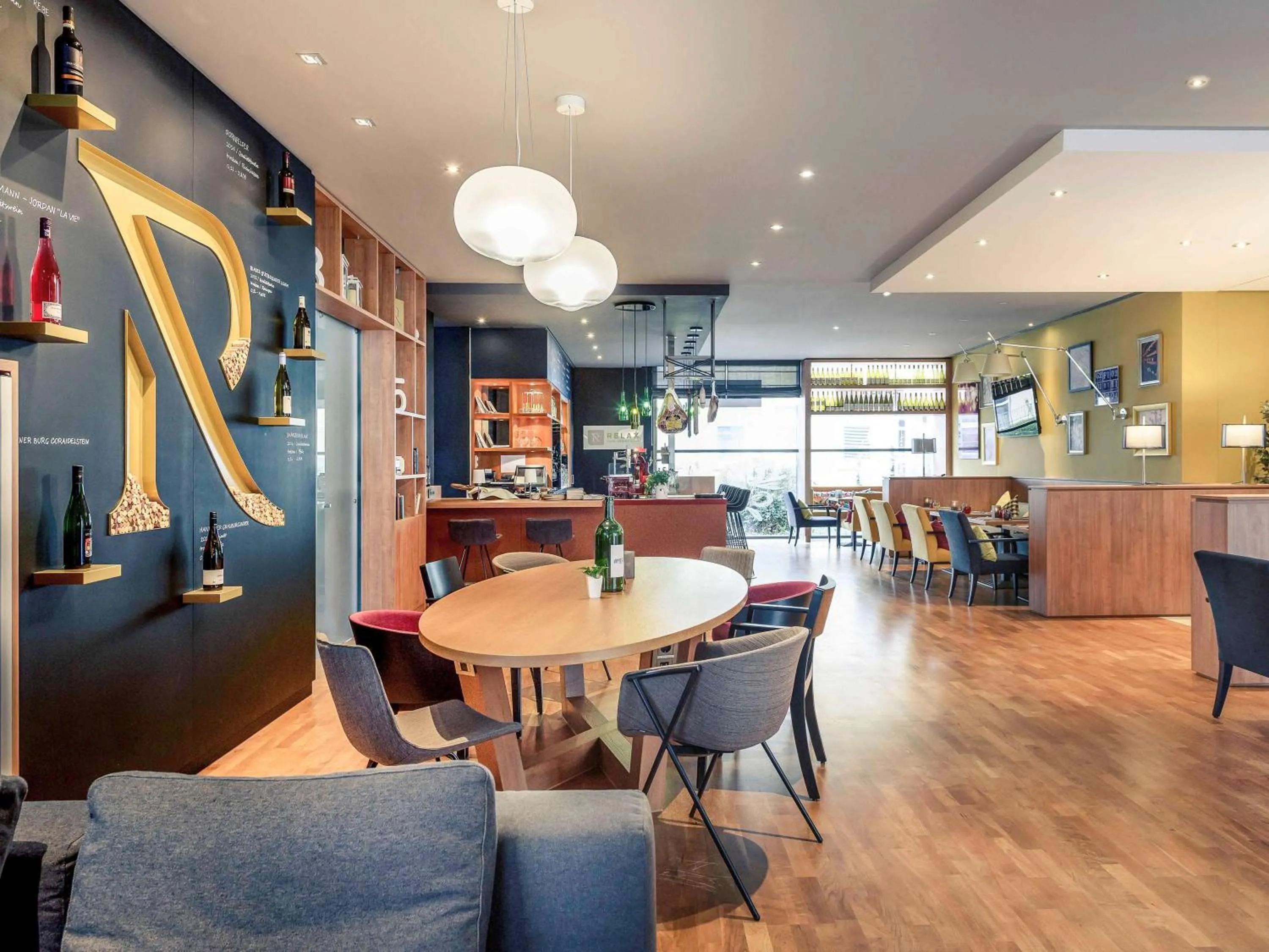 Restaurant/places to eat in Mercure Hotel Mannheim am Rathaus