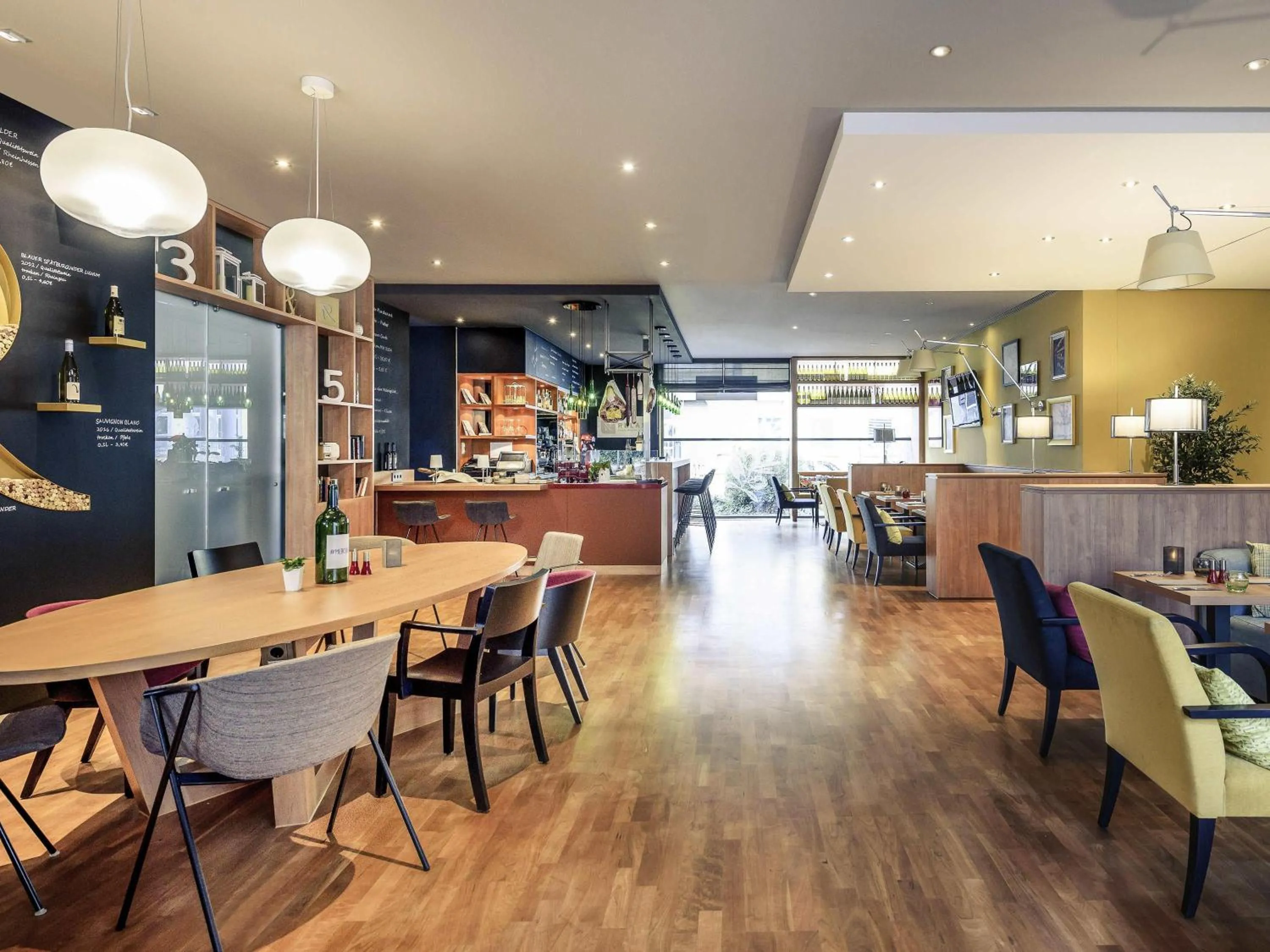 Lounge or bar in Mercure Hotel Mannheim am Rathaus