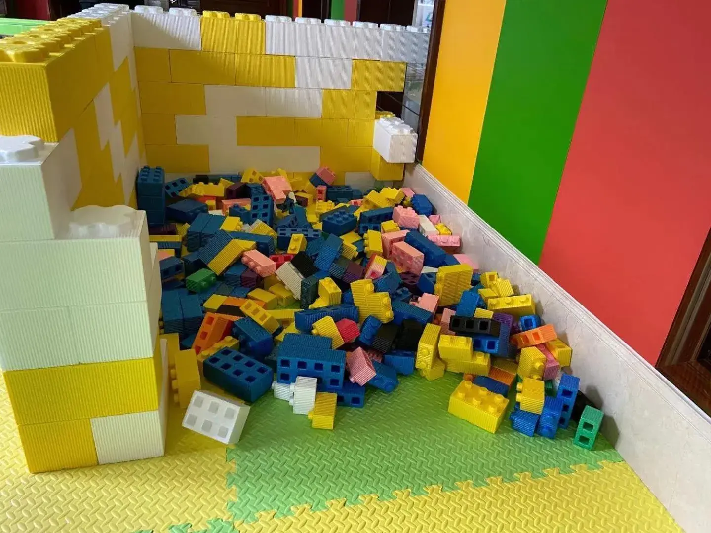 Children play ground in SSAW Boutique Hotel Lishui Jiarui Children play ground in SSAW Boutique Hotel Lishui Jiarui