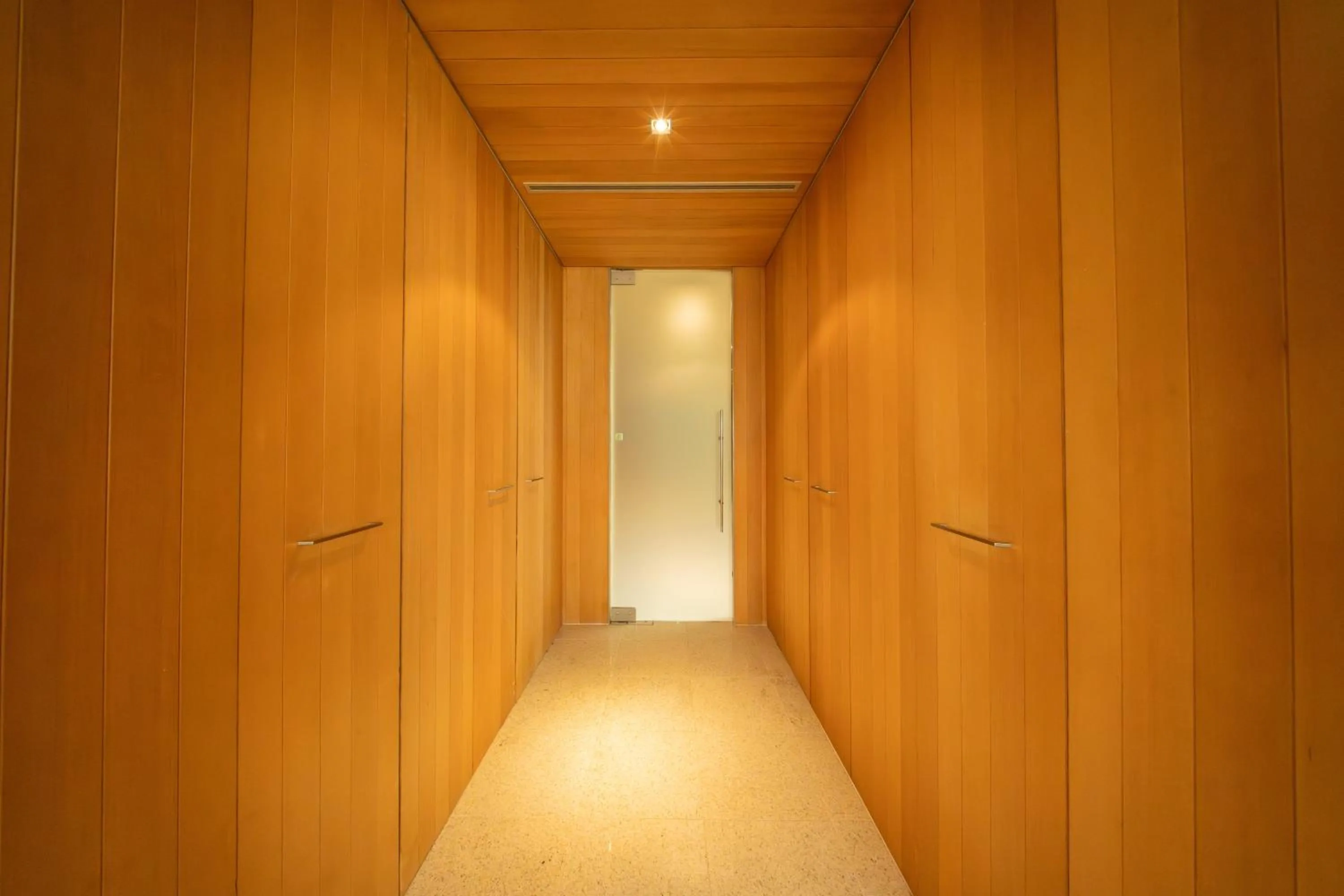 Azabu Modern House The Tokyo Tower can be seen from the villa 500m2