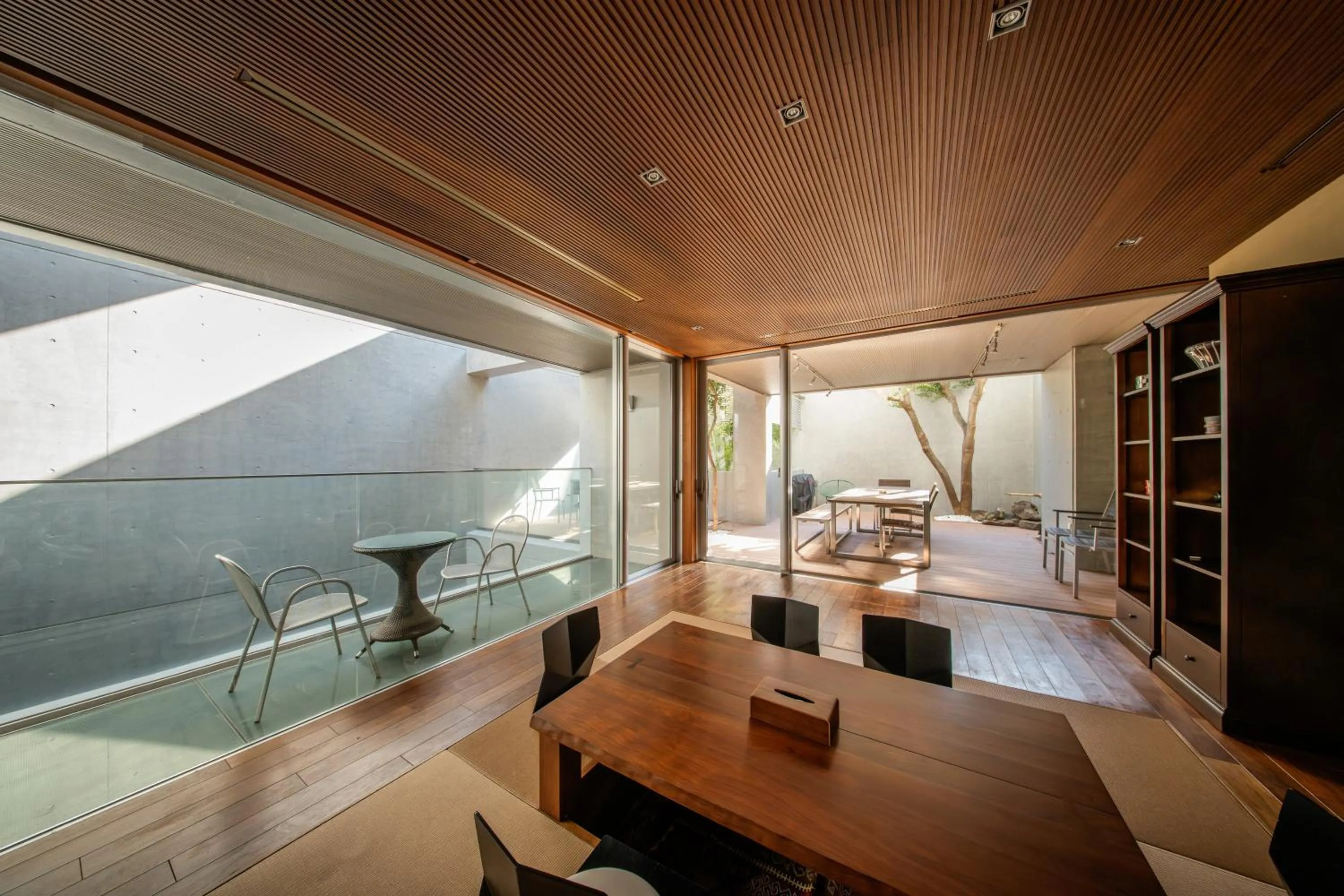 Azabu Modern House The Tokyo Tower can be seen from the villa 500m2