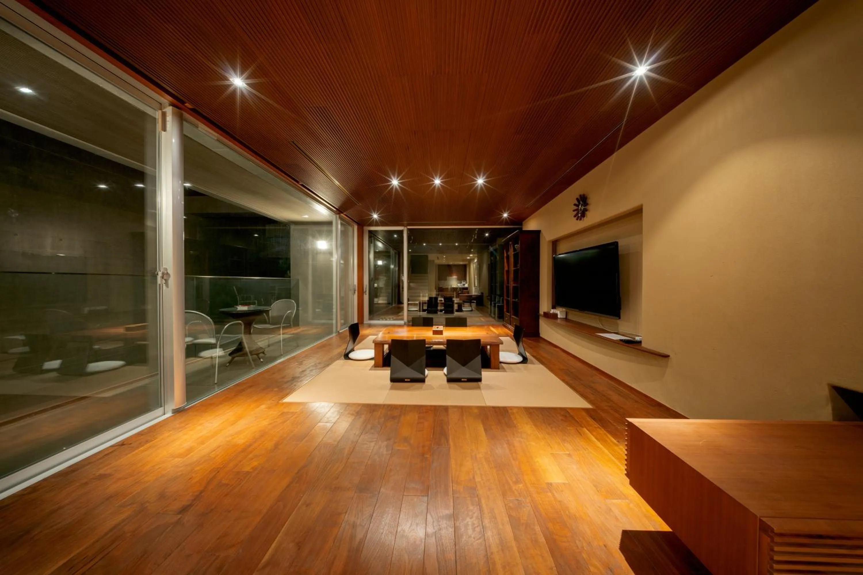 Azabu Modern House The Tokyo Tower can be seen from the villa 500m2