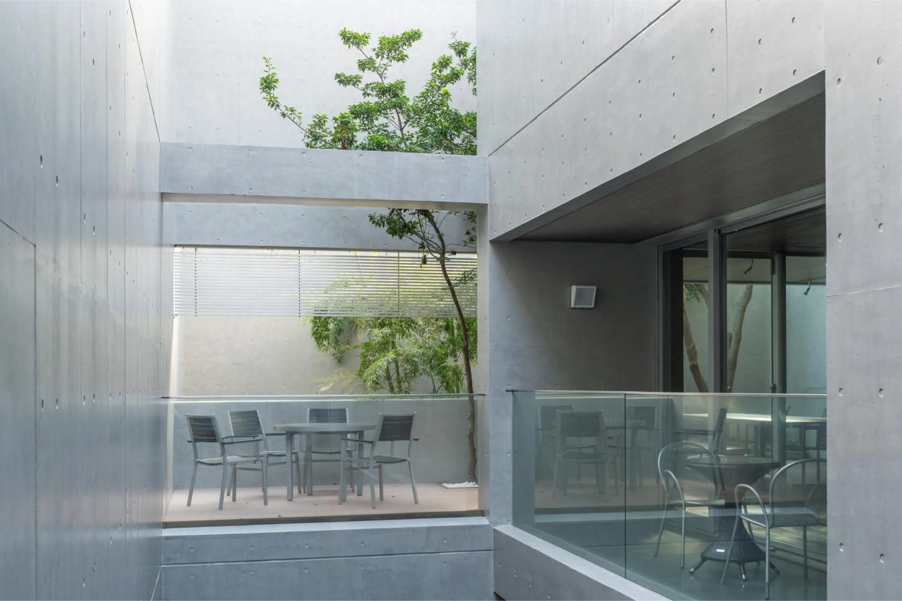 Azabu Modern House The Tokyo Tower can be seen from the villa 500m2