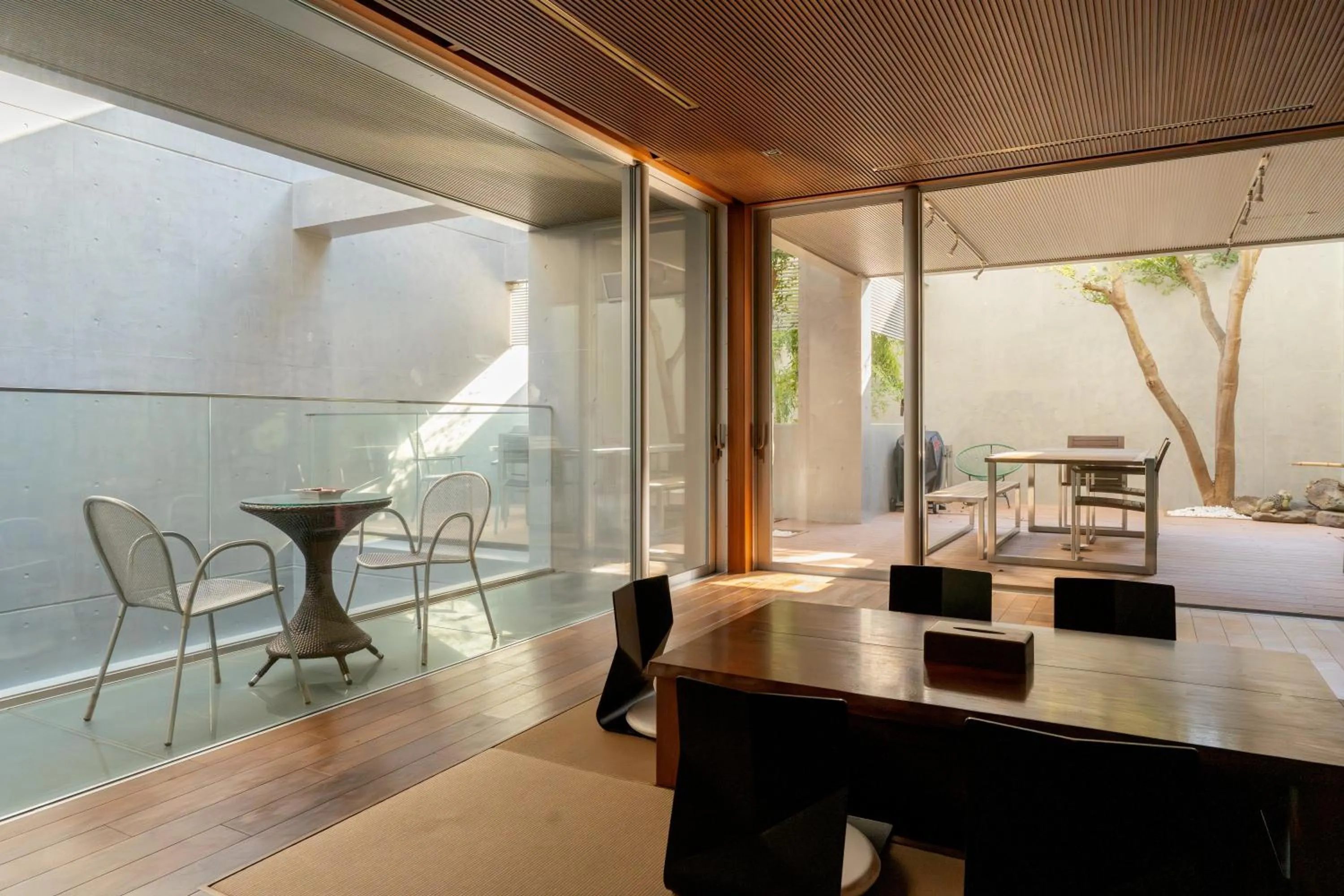 Azabu Modern House The Tokyo Tower can be seen from the villa 500m2