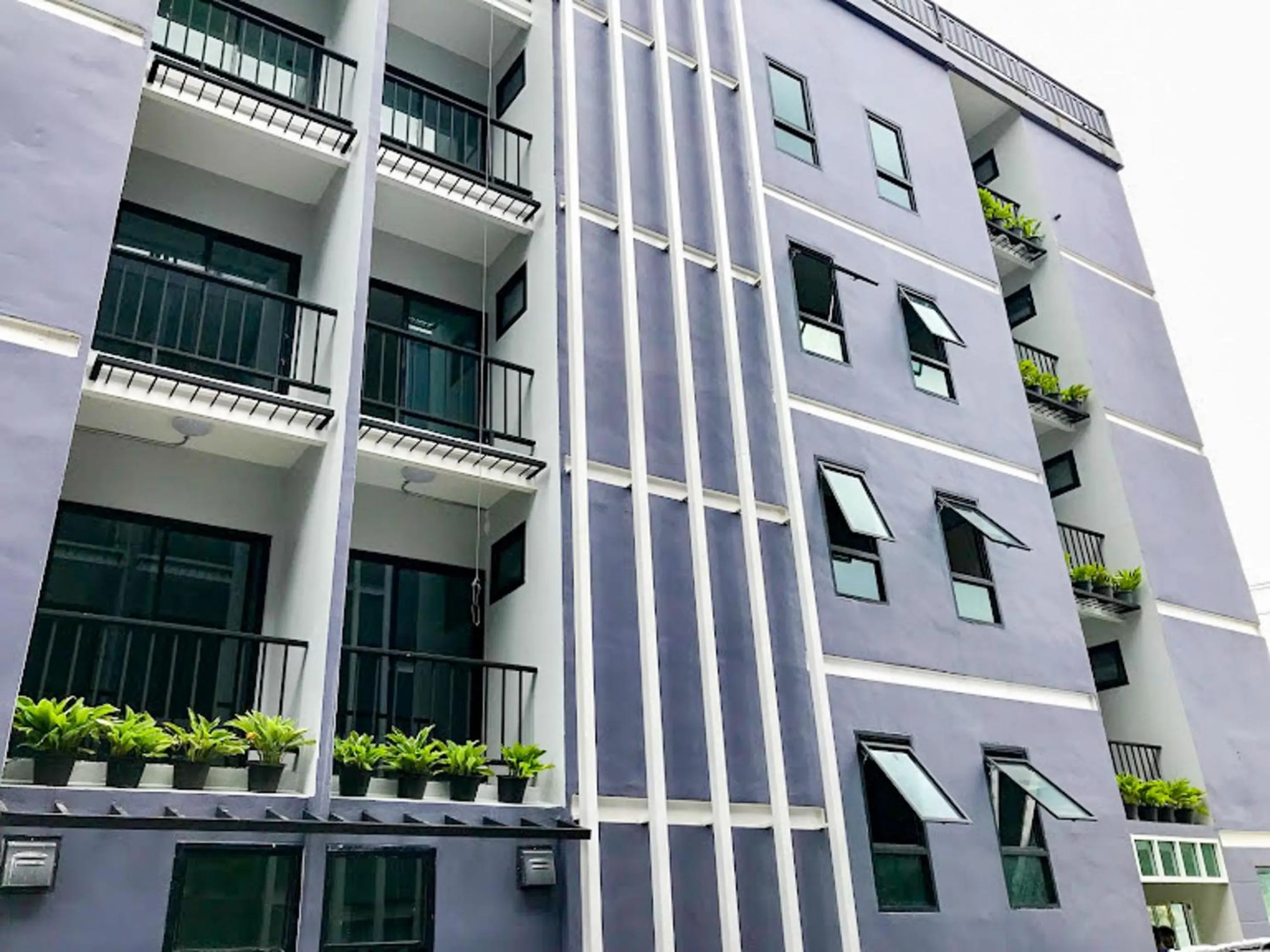 Property building in Delighted Bangkok Hotel