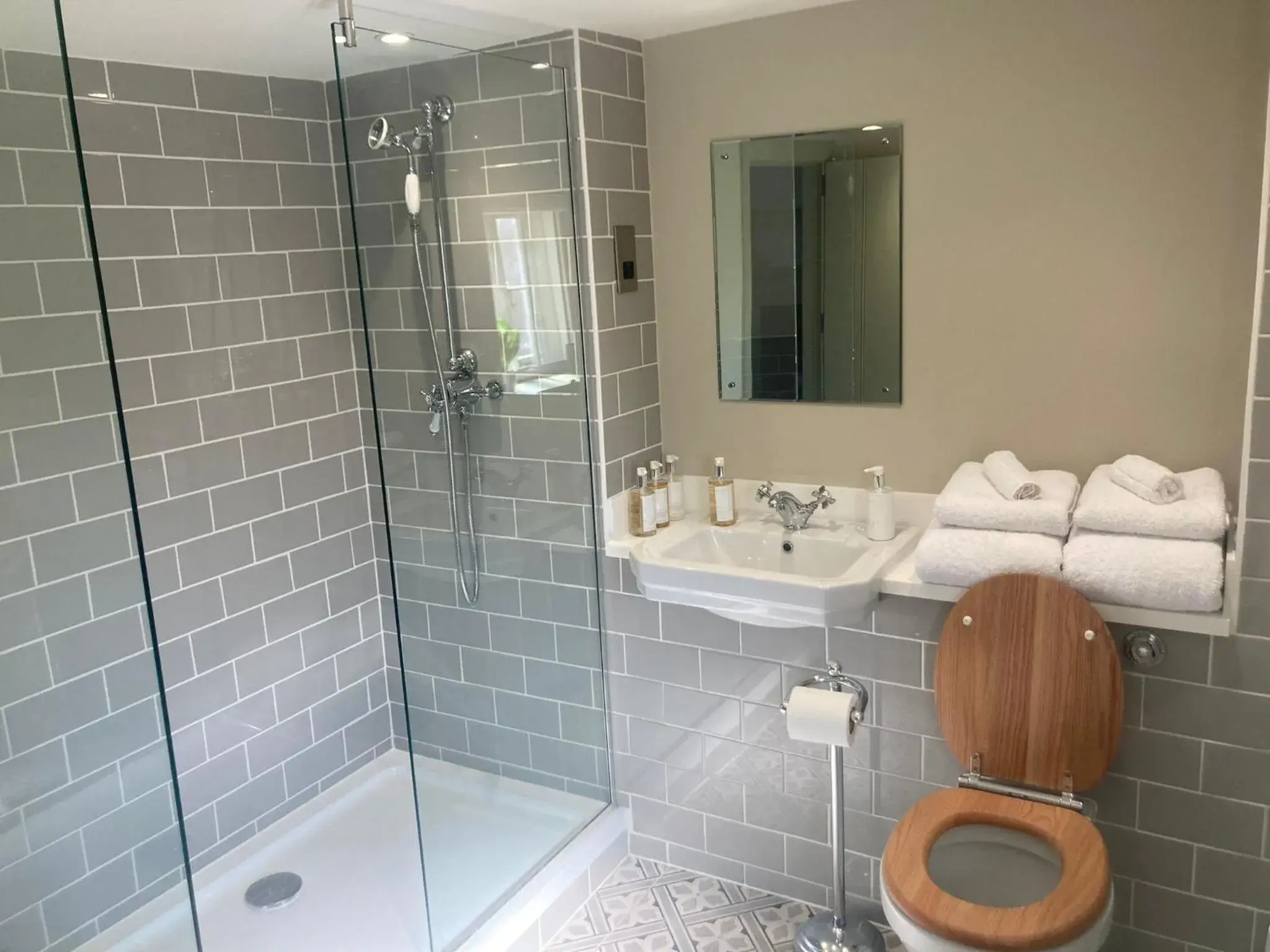 Double Room in The Old Kings Head Double Room in The Old Kings Head