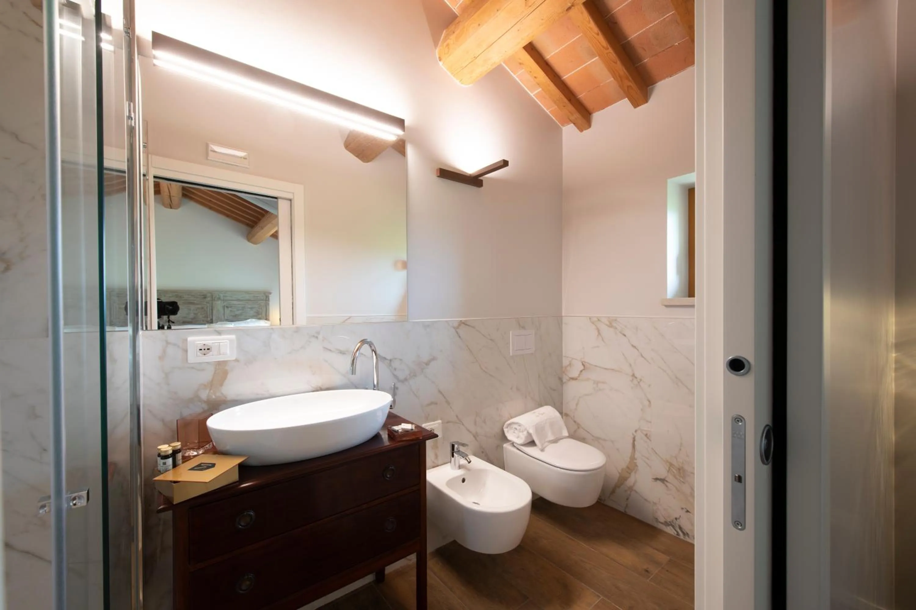 Shower in Magari Estates Boutique Hotel