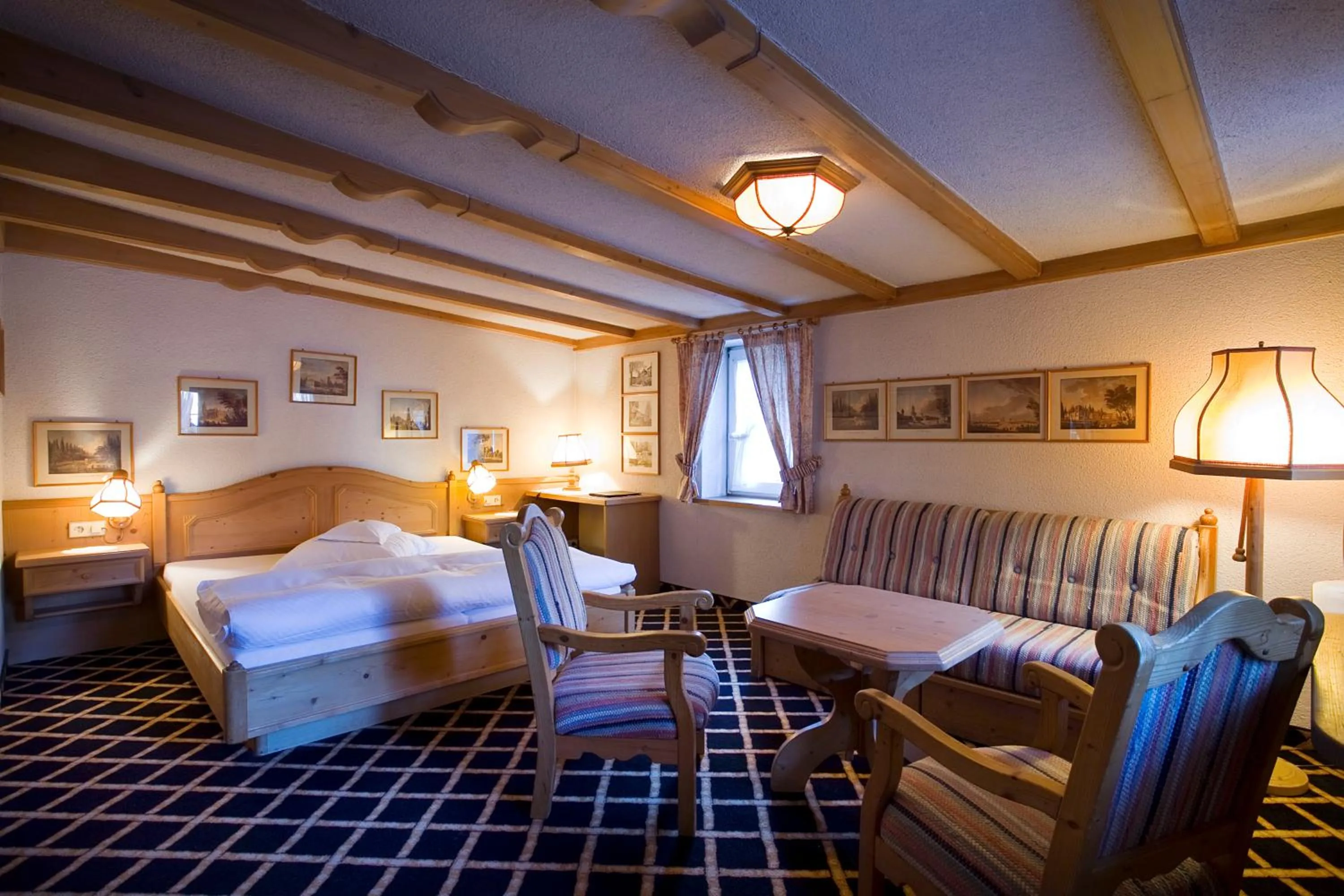 Photo of the whole room, Bed in Hotel Traube nähe Messe Stuttgart