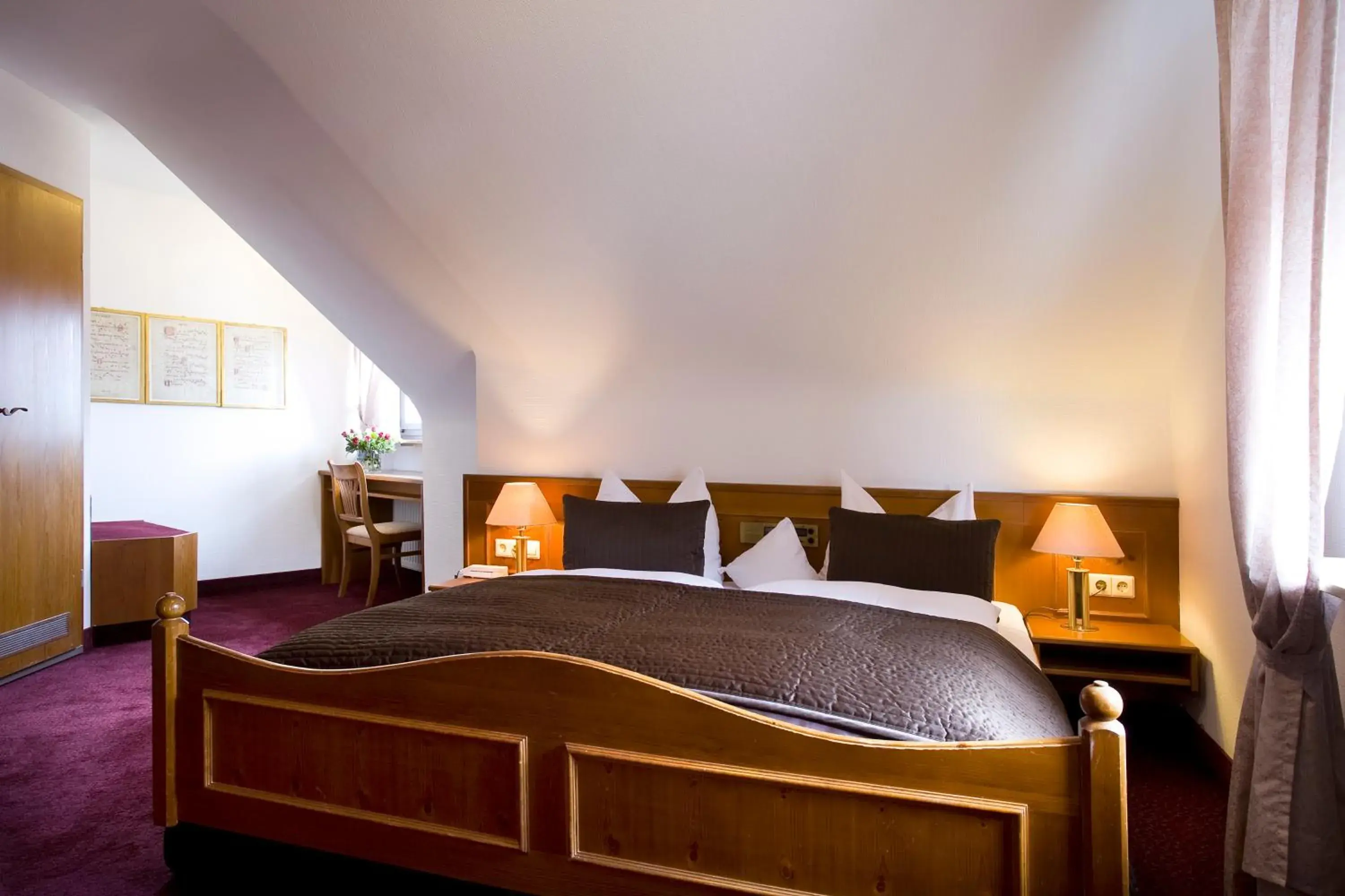 Double Room in Hotel Traube nähe Messe Stuttgart Double Room in Hotel Traube nähe Messe Stuttgart