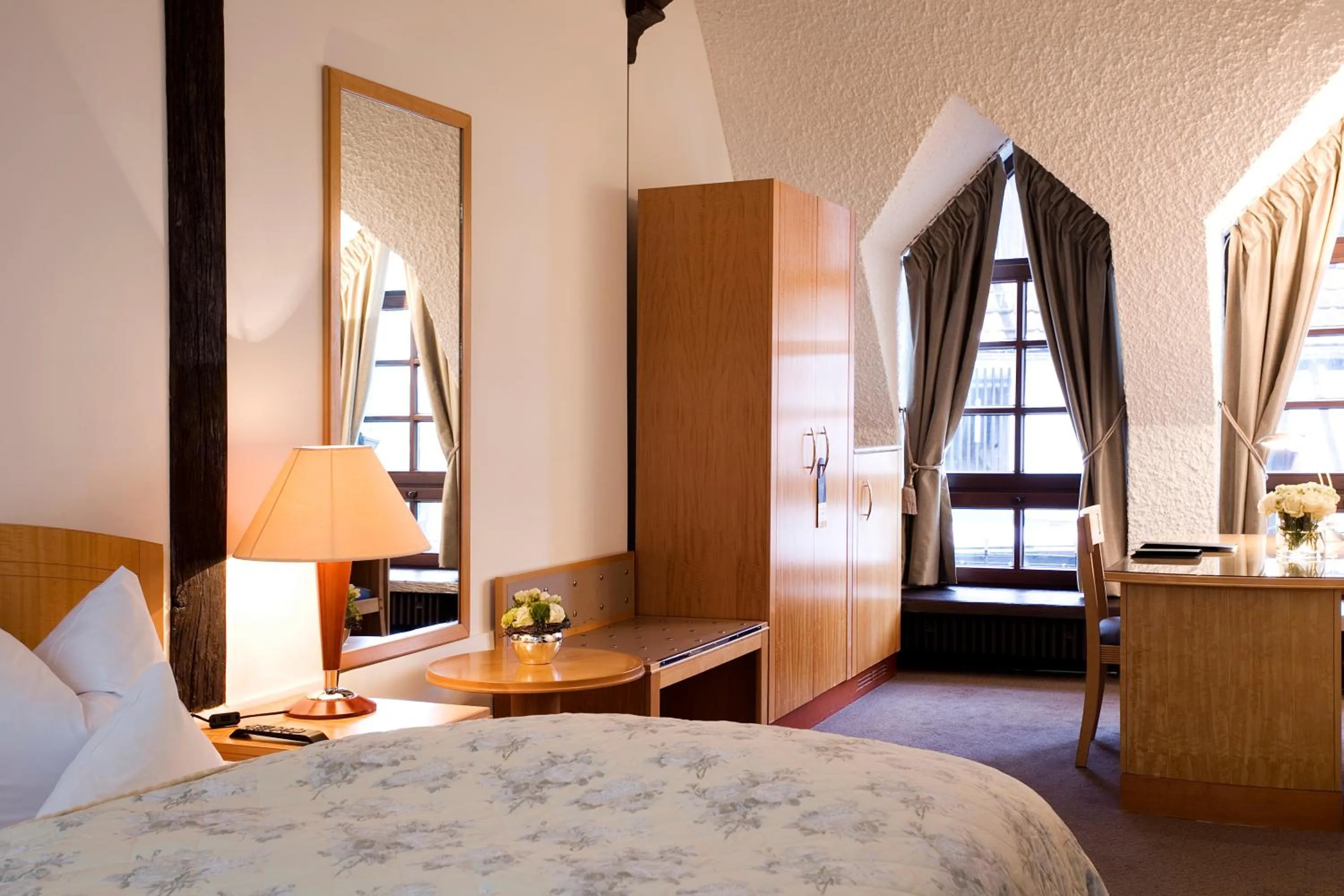 Bed in Hotel Traube nähe Messe Stuttgart