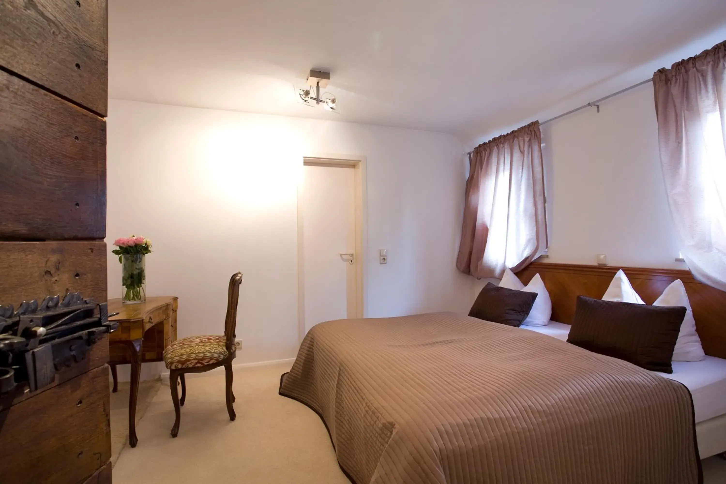 Double Room in Hotel Traube nähe Messe Stuttgart Double Room in Hotel Traube nähe Messe Stuttgart