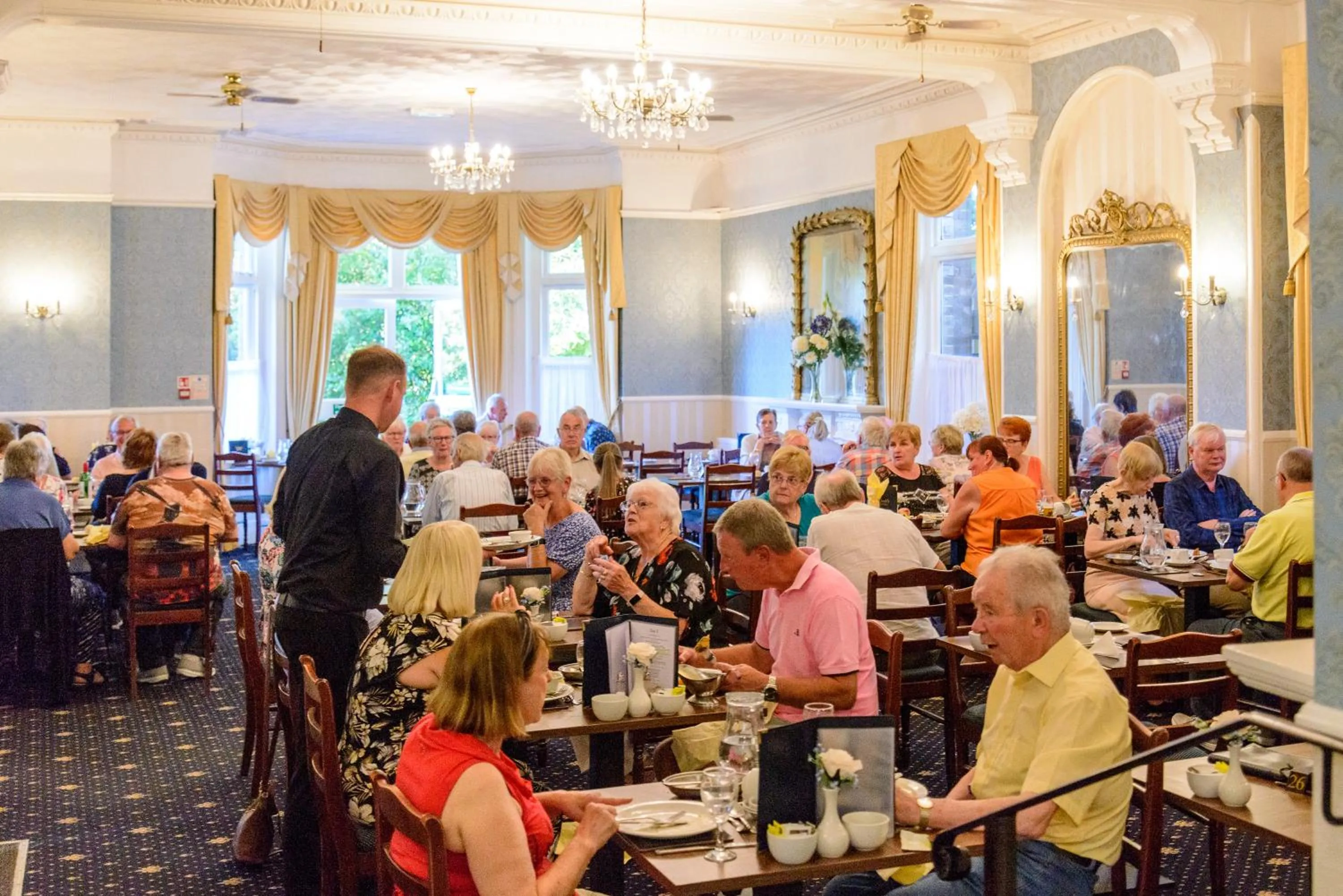 Restaurant/places to eat in Daish's Hotel