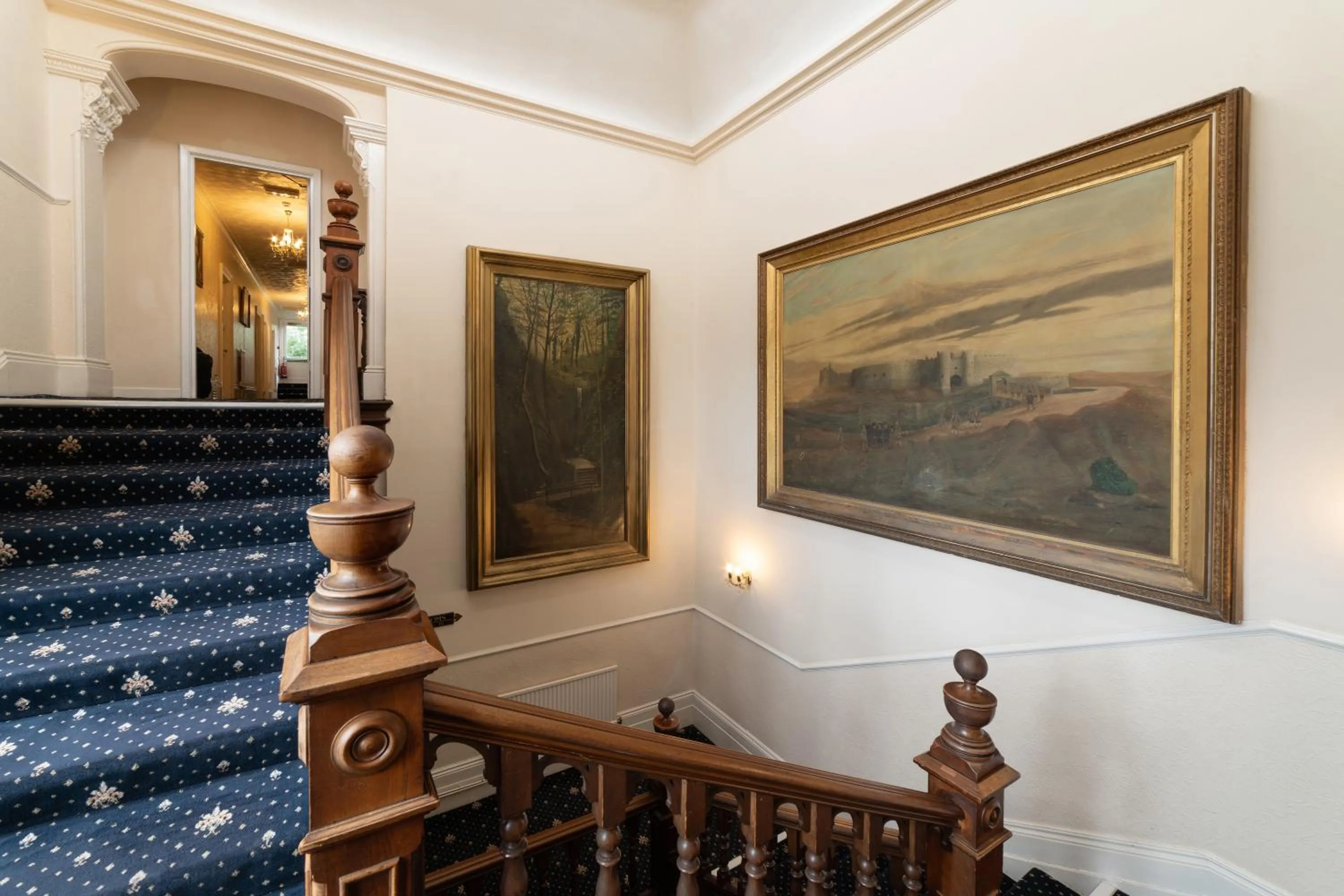 Lobby or reception in Daish's Hotel