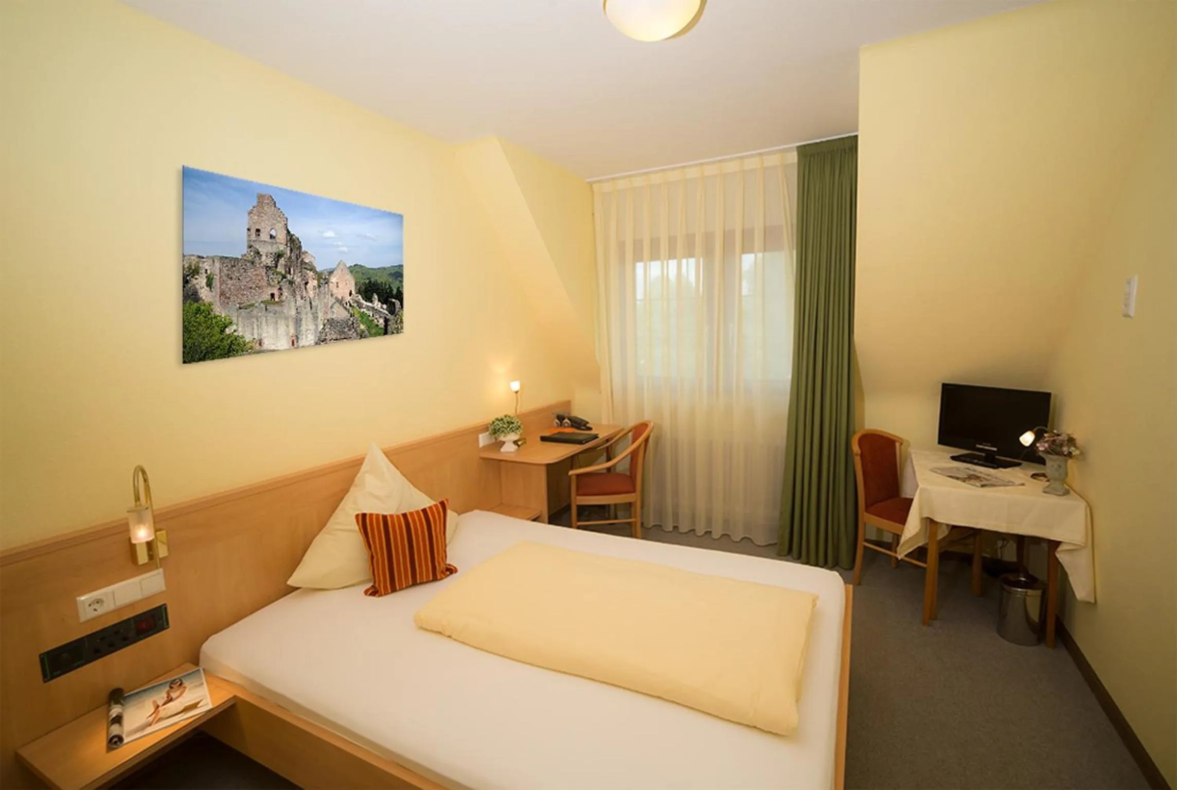 Bed in Hotel - Landgasthof Rebstock