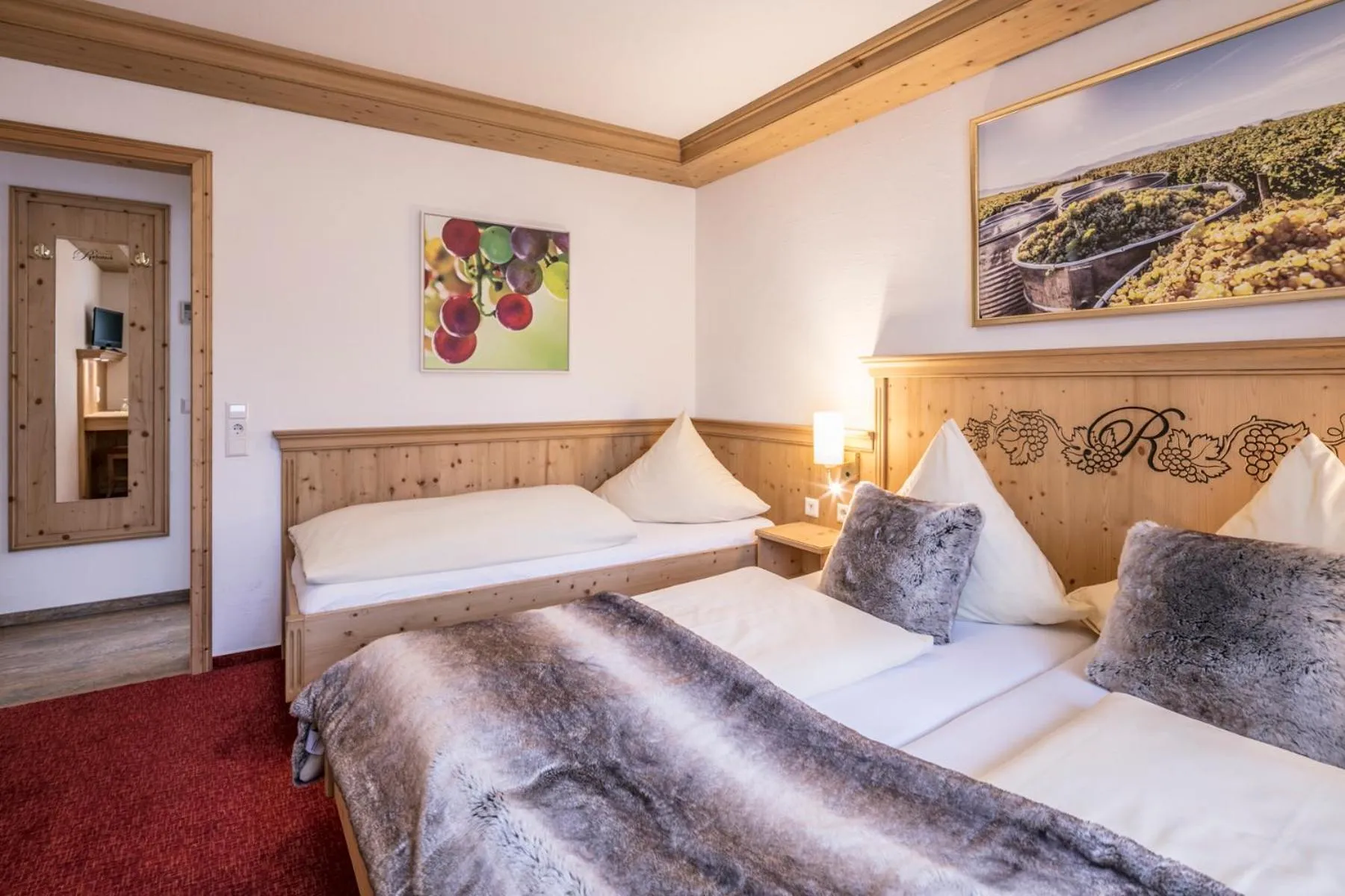 Photo of the whole room, Bed in Hotel - Landgasthof Rebstock