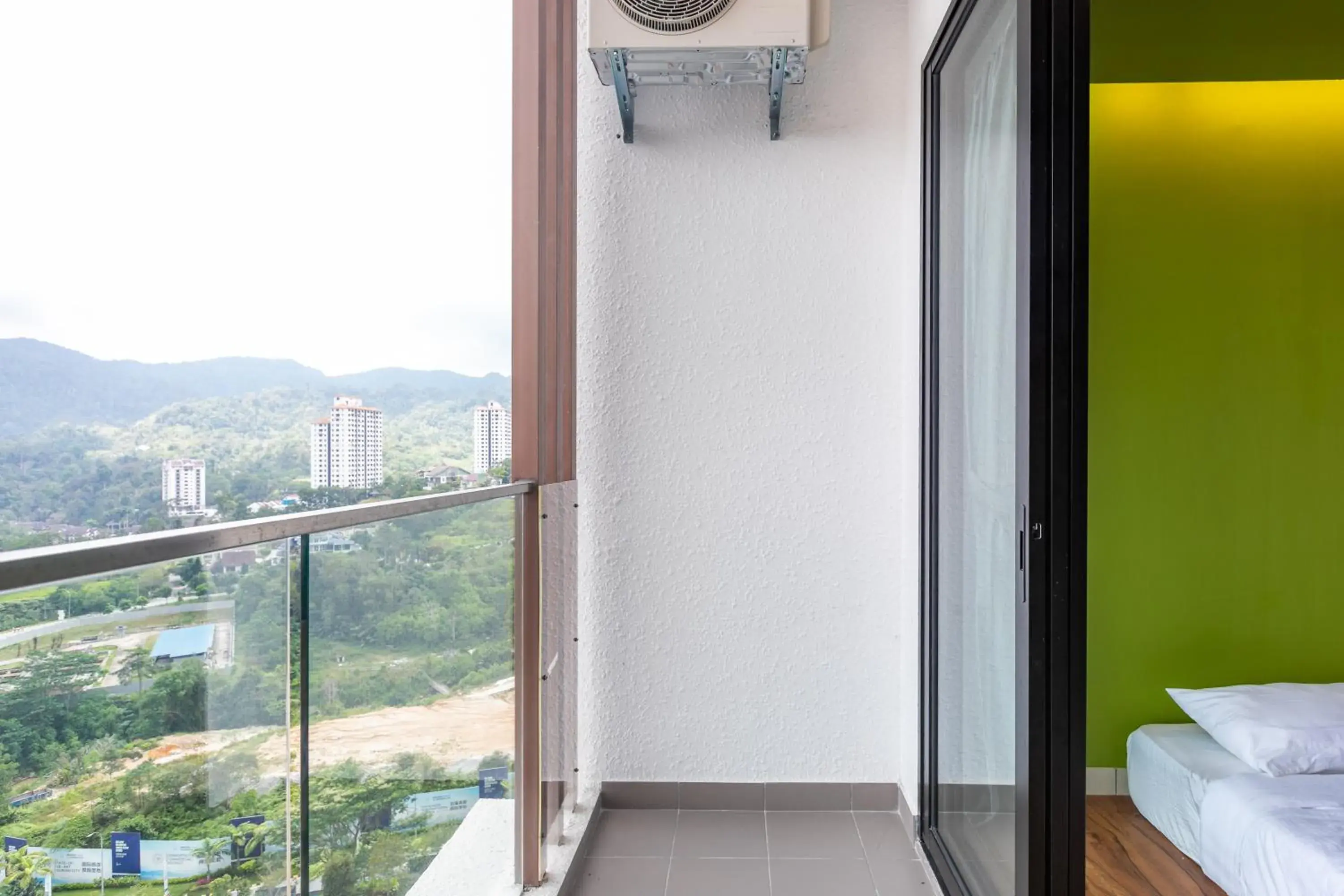 Balcony/Terrace, Bed in Urban Cottage@Midhill Genting Highlands (Free Wi-Fi) Balcony/Terrace, Bed in Urban Cottage@Midhill Genting Highlands (Free Wi-Fi)