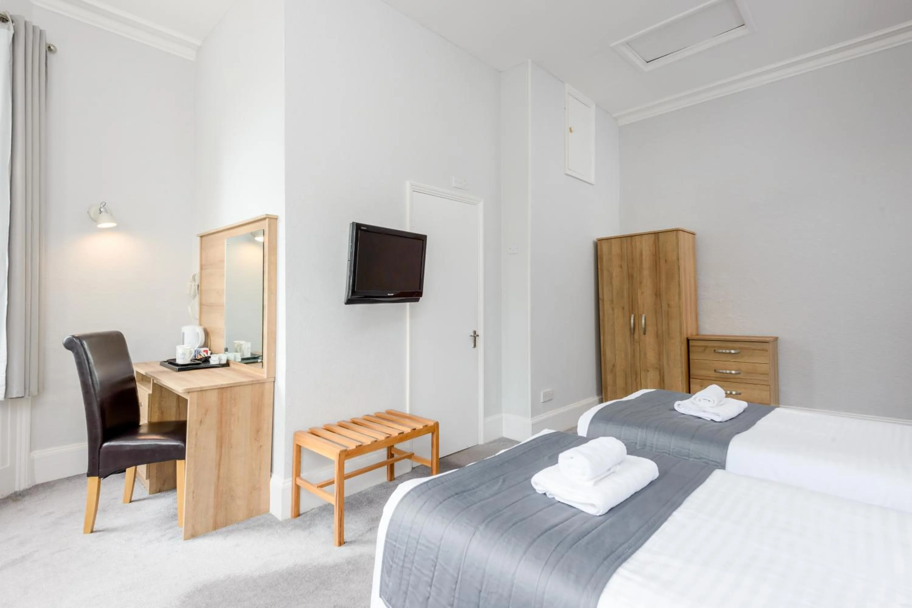 Bed in Devonshire Hotel