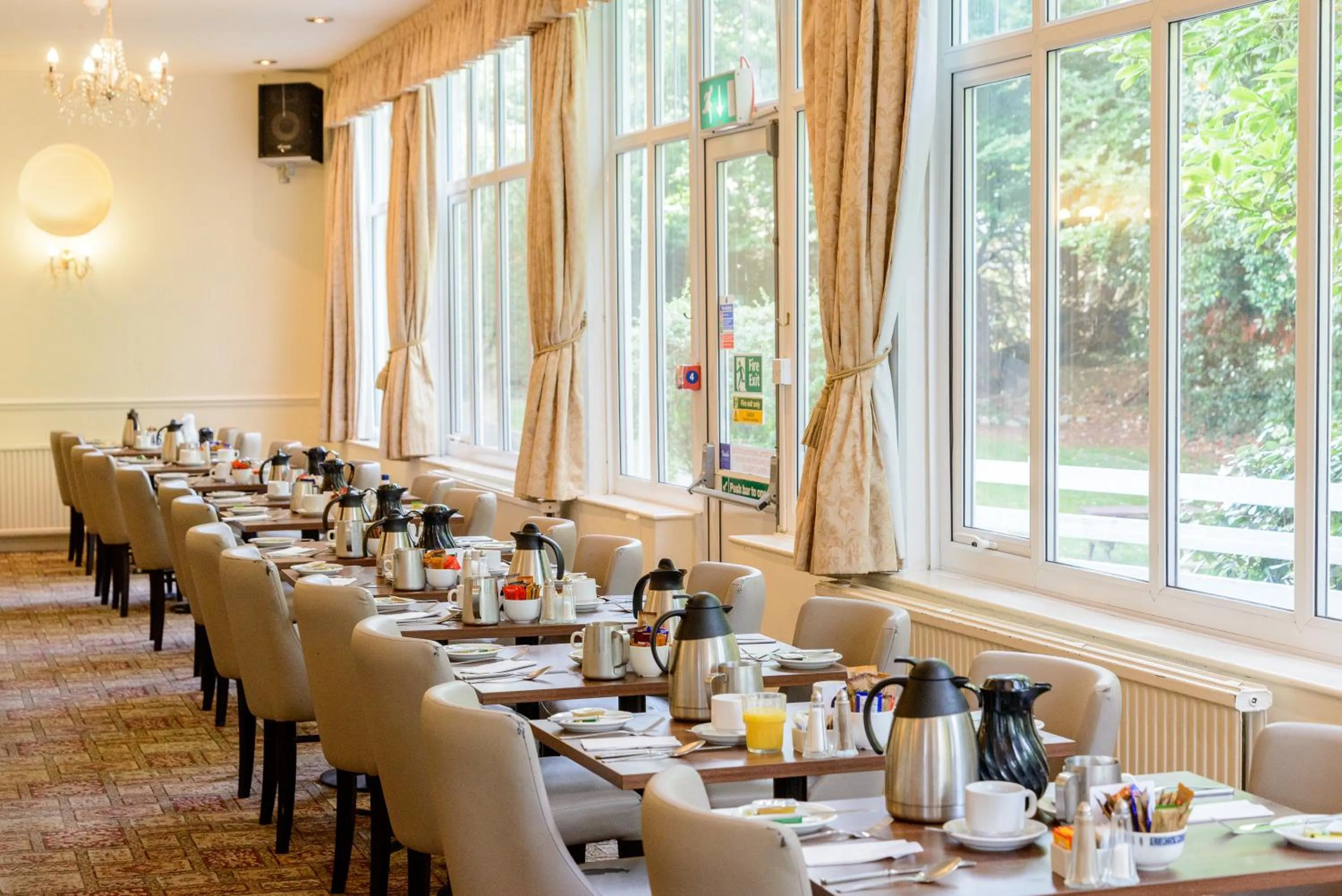 Restaurant/places to eat in Devonshire Hotel