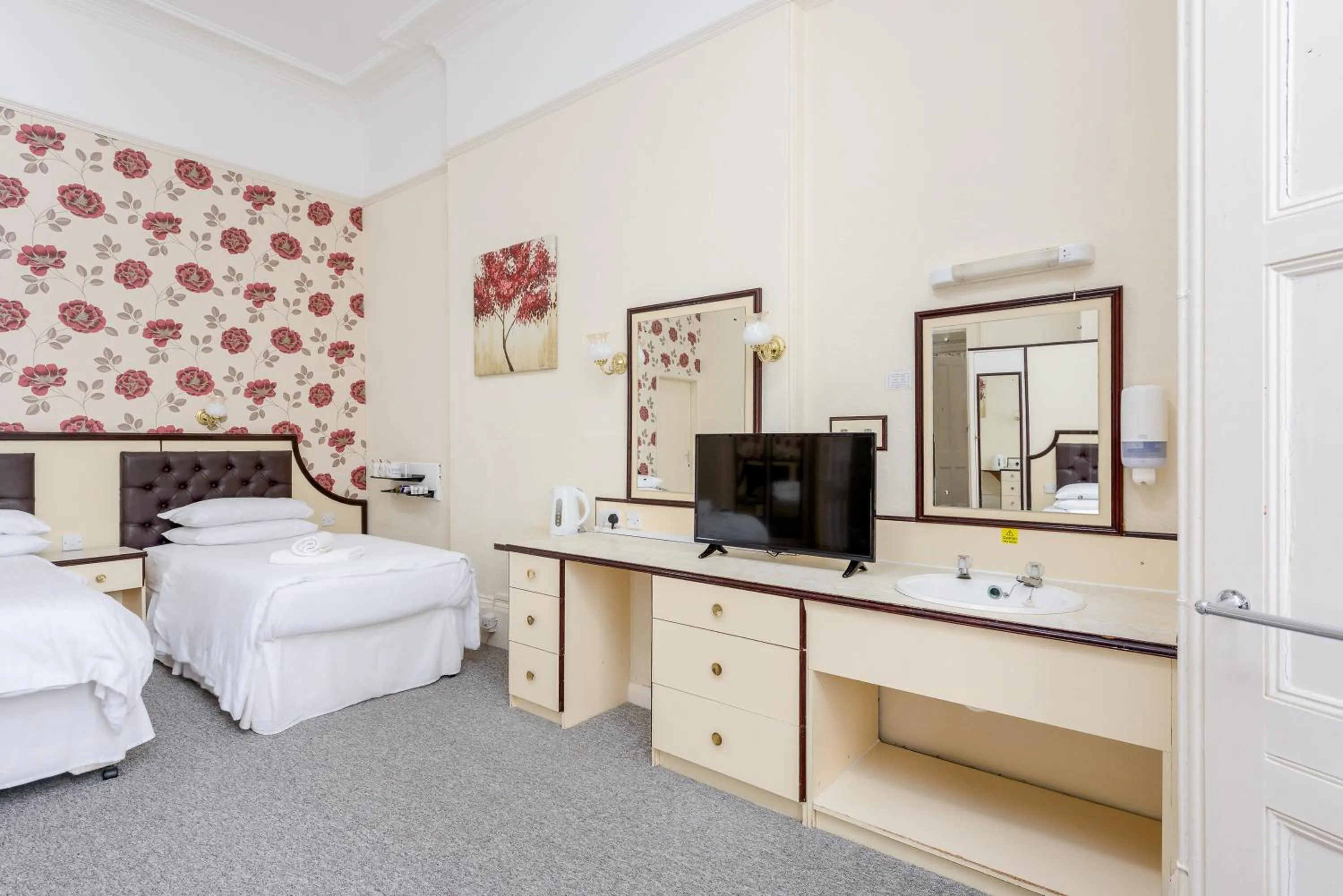 Bed in Devonshire Hotel