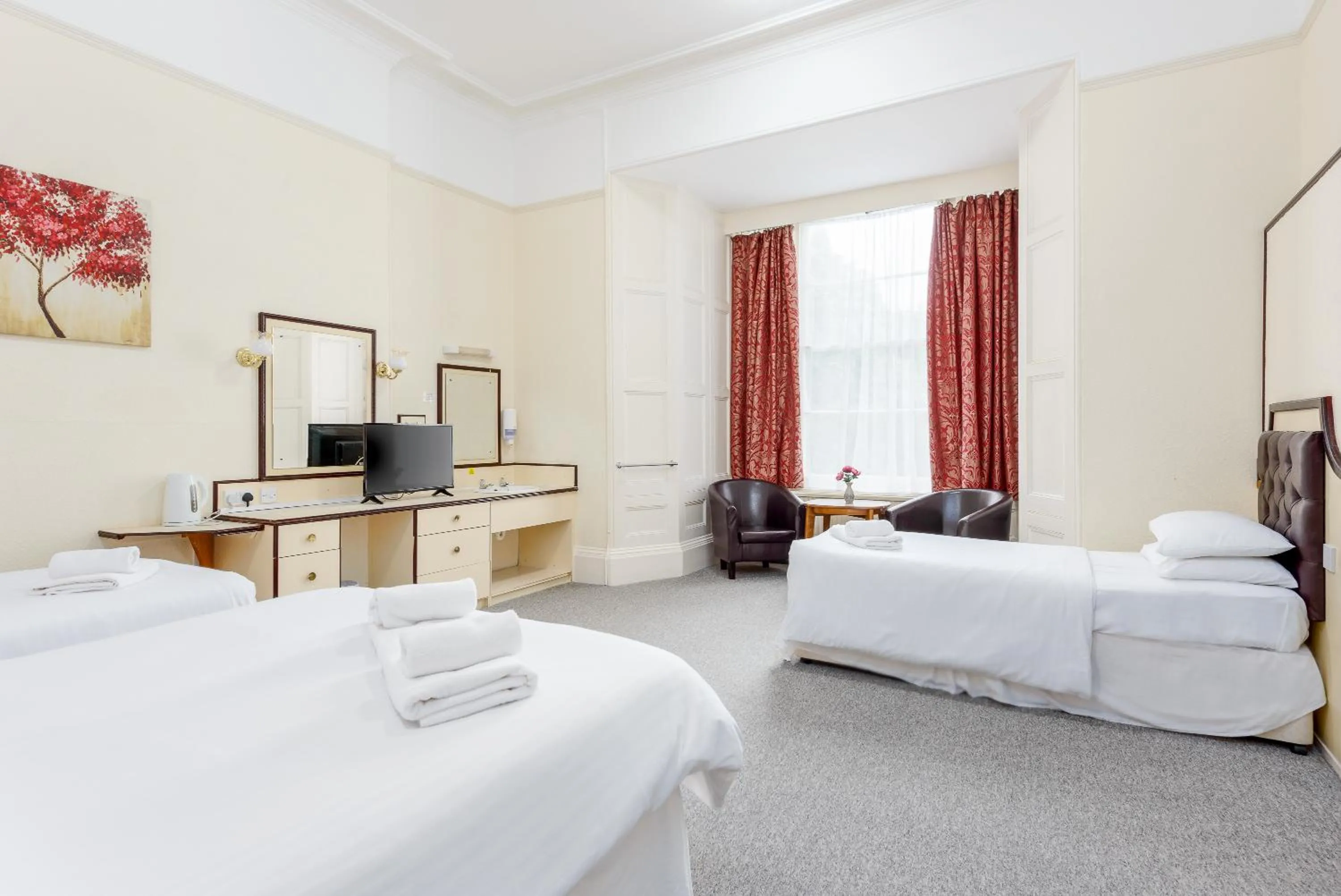 Bed in Devonshire Hotel