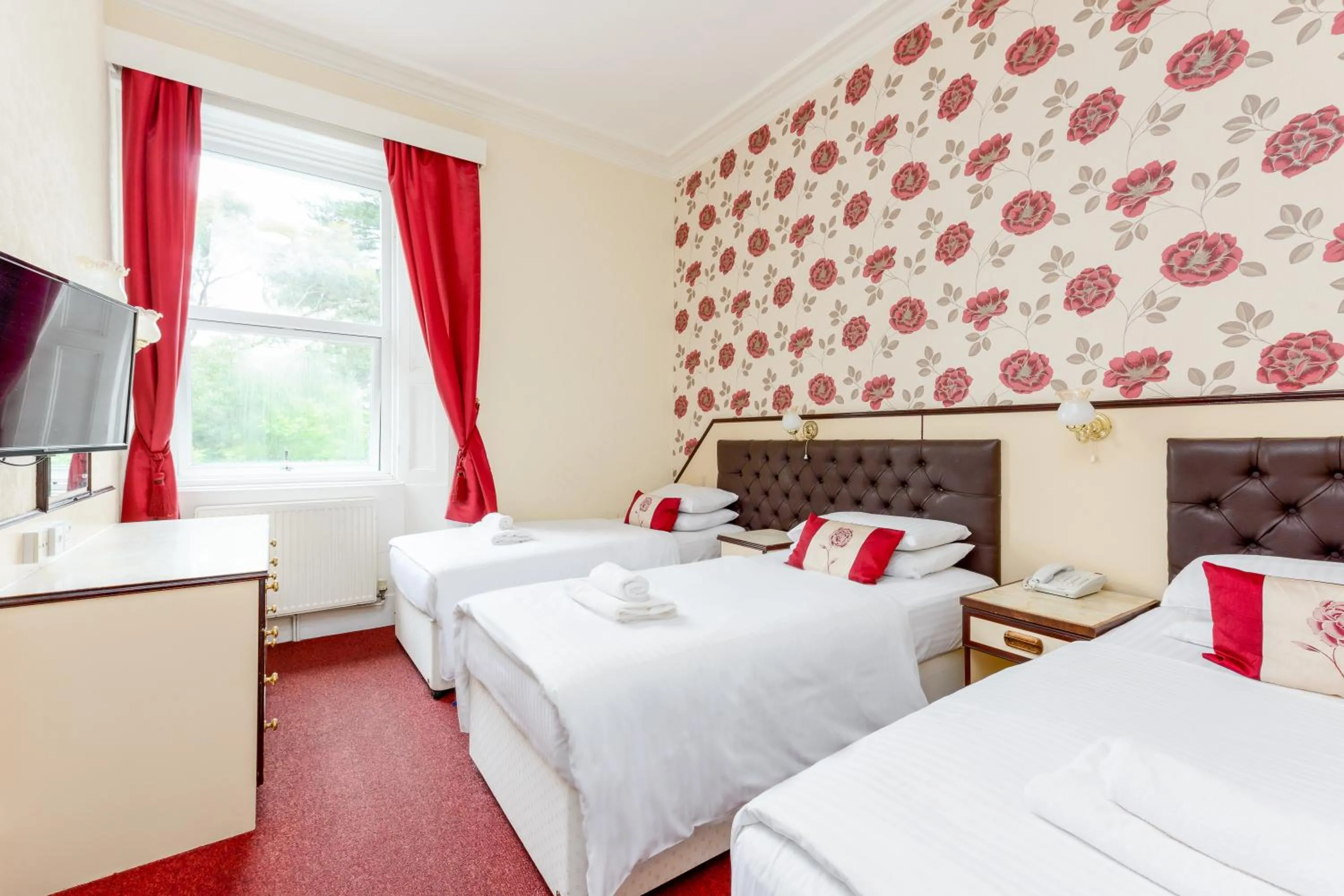 Bed in Devonshire Hotel