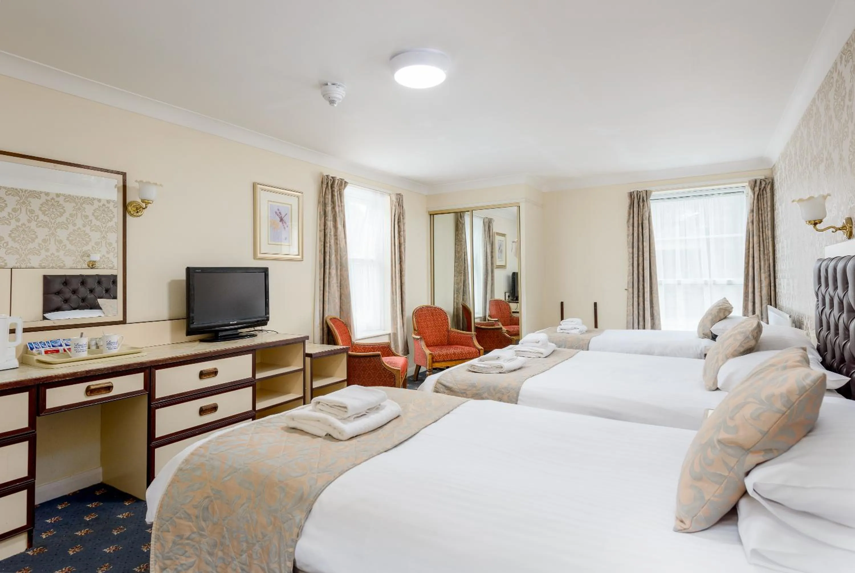 Bed in Devonshire Hotel